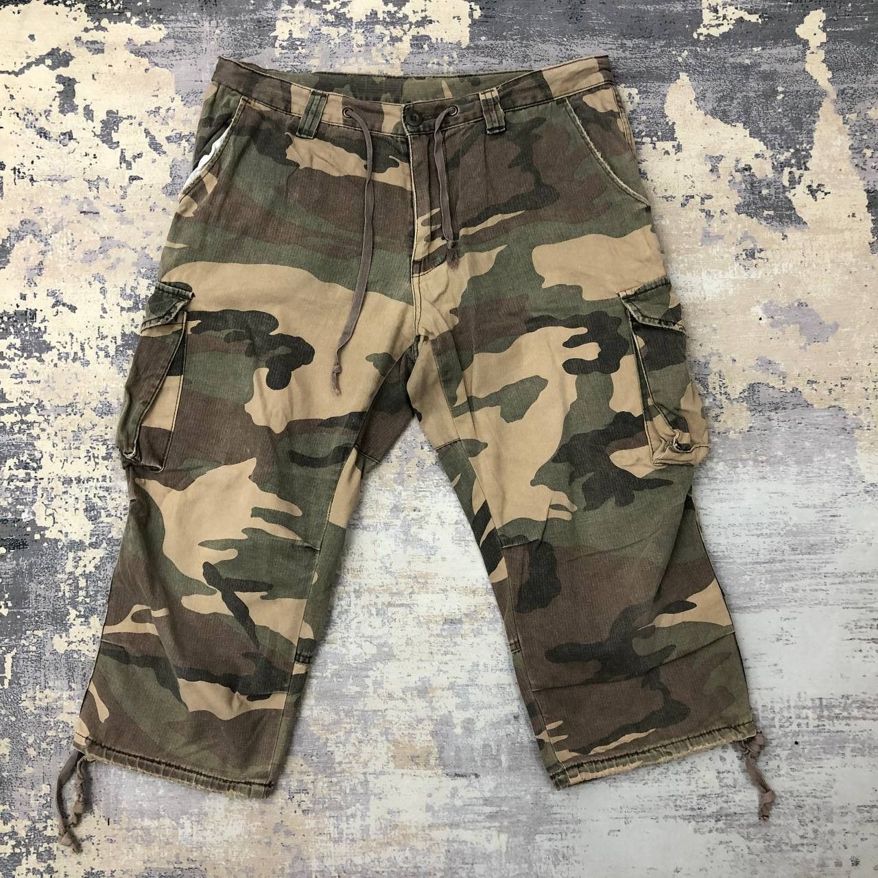 Alpha Industries P470 ALPHA INDUSTRIES INC. CAMO CARGO SHORT PANTS Size US 33 - 1 Thumbnail