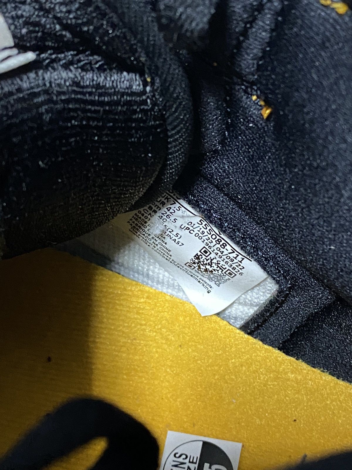 Jordan Brand Nike air jordan 1 retro og high taxi Size US 8.5 / EU 41-42 - 9 Thumbnail
