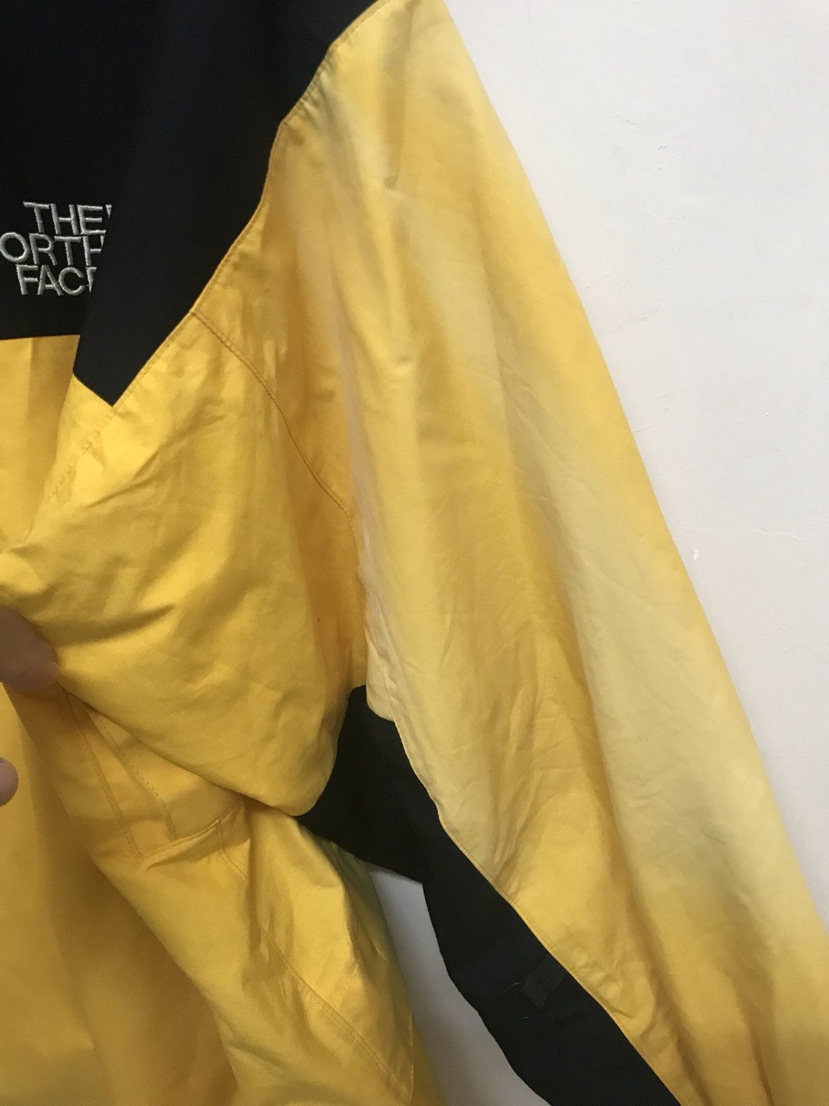 The North Face DEFECT STYLE SKI JACKET BY THE NORTH FACE YELLOW JACKET Size US L / EU 52-54 / 3 - 5 Thumbnail