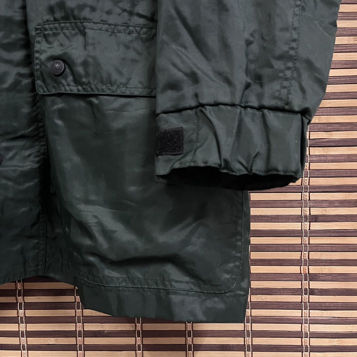 Tommy Hilfiger × Vintage Vintage Tommy Hilfiger Sweater Waterproof Jacket Size US L / EU 52-54 / 3 - 9 Thumbnail