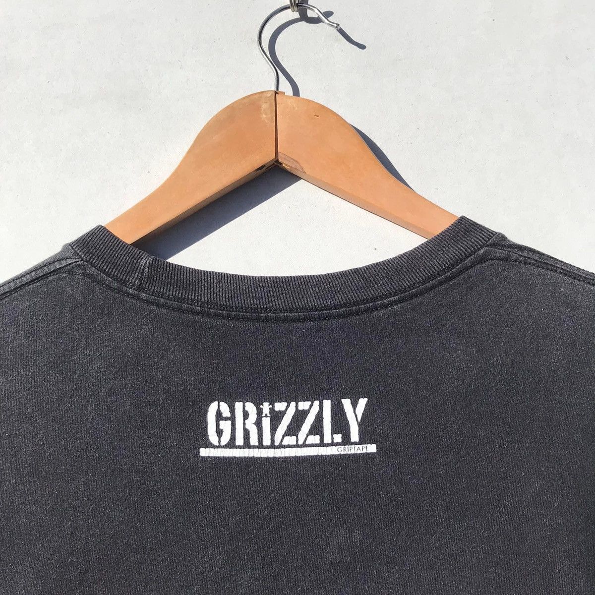 Band Tees 🔥Accept Binding Offer🔥 Grizzly Bear Size US M / EU 48-50 / 2 - 3 Thumbnail