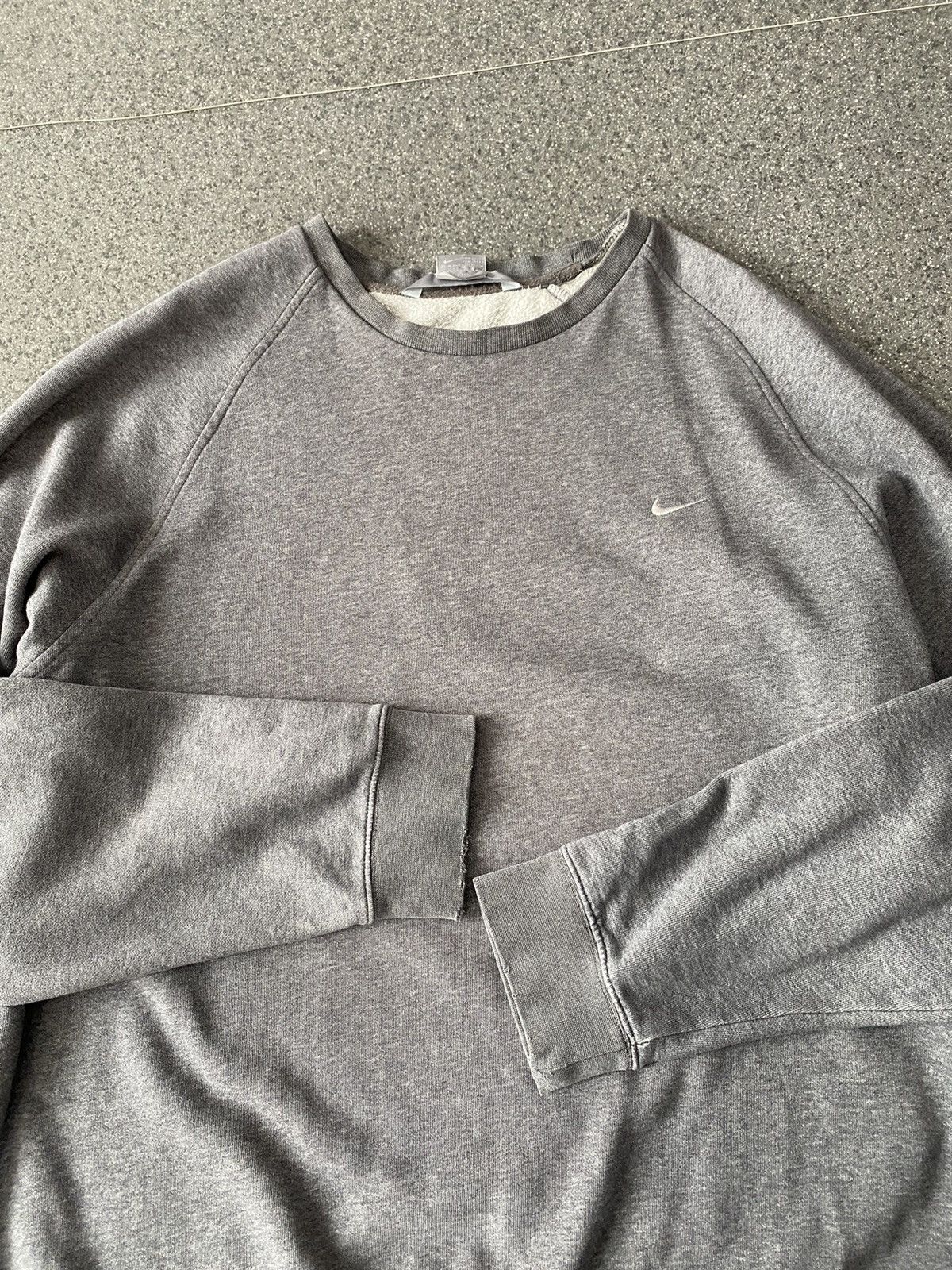 Nike Y2K Nike Grey Sweatshirt XL Size US XXL / EU 58 / 5 - 2 Thumbnail