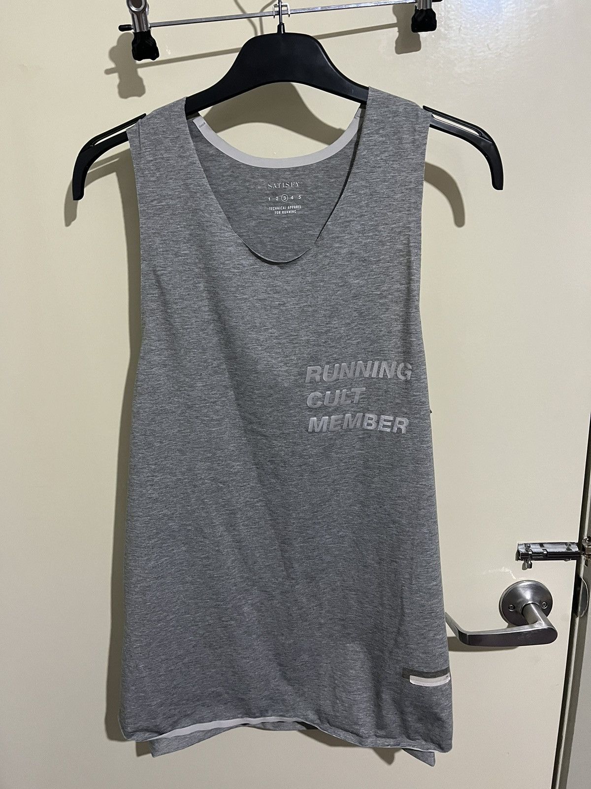 satisfy running cult member tシャツ Mサイズ SATISFY Running Cult Member Tシャツ satisfy running tシャツMサイズ