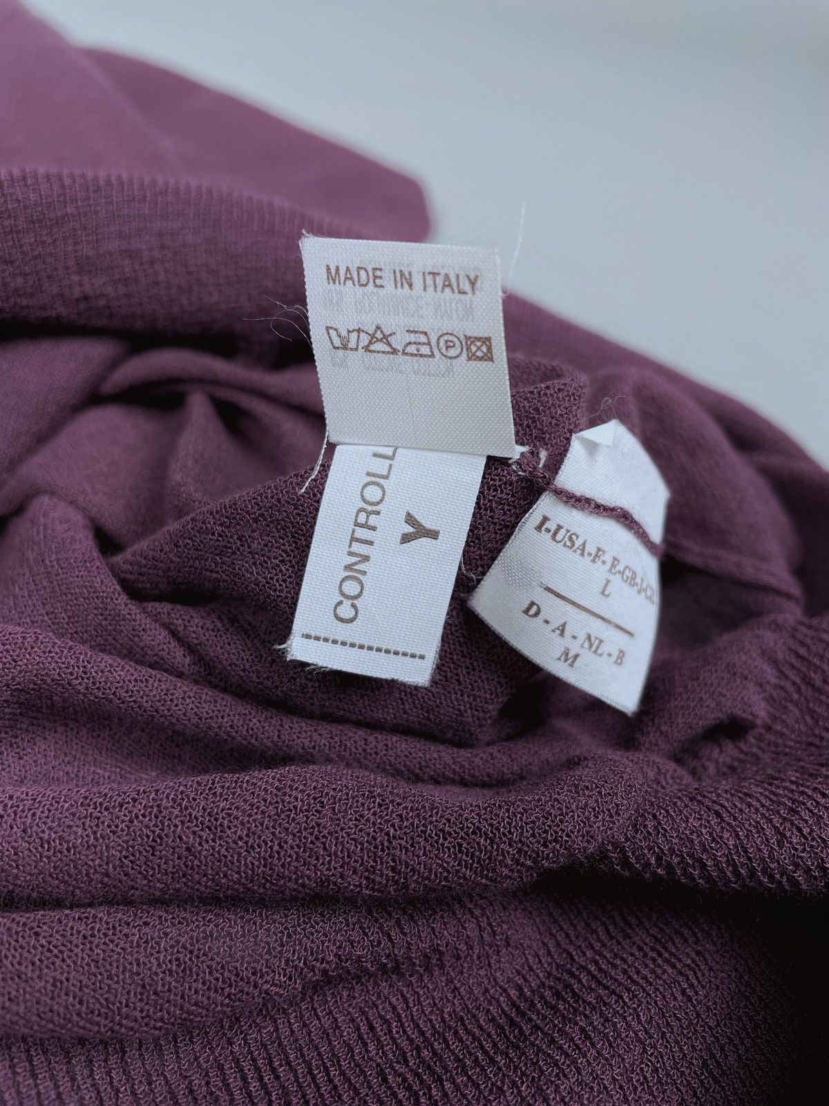 Brunello Cucinelli Women's Brunello Cucinelli Knit Burgundy V-Neck Blouse Sz L Size L / US 10 / IT 46 - 7 Thumbnail