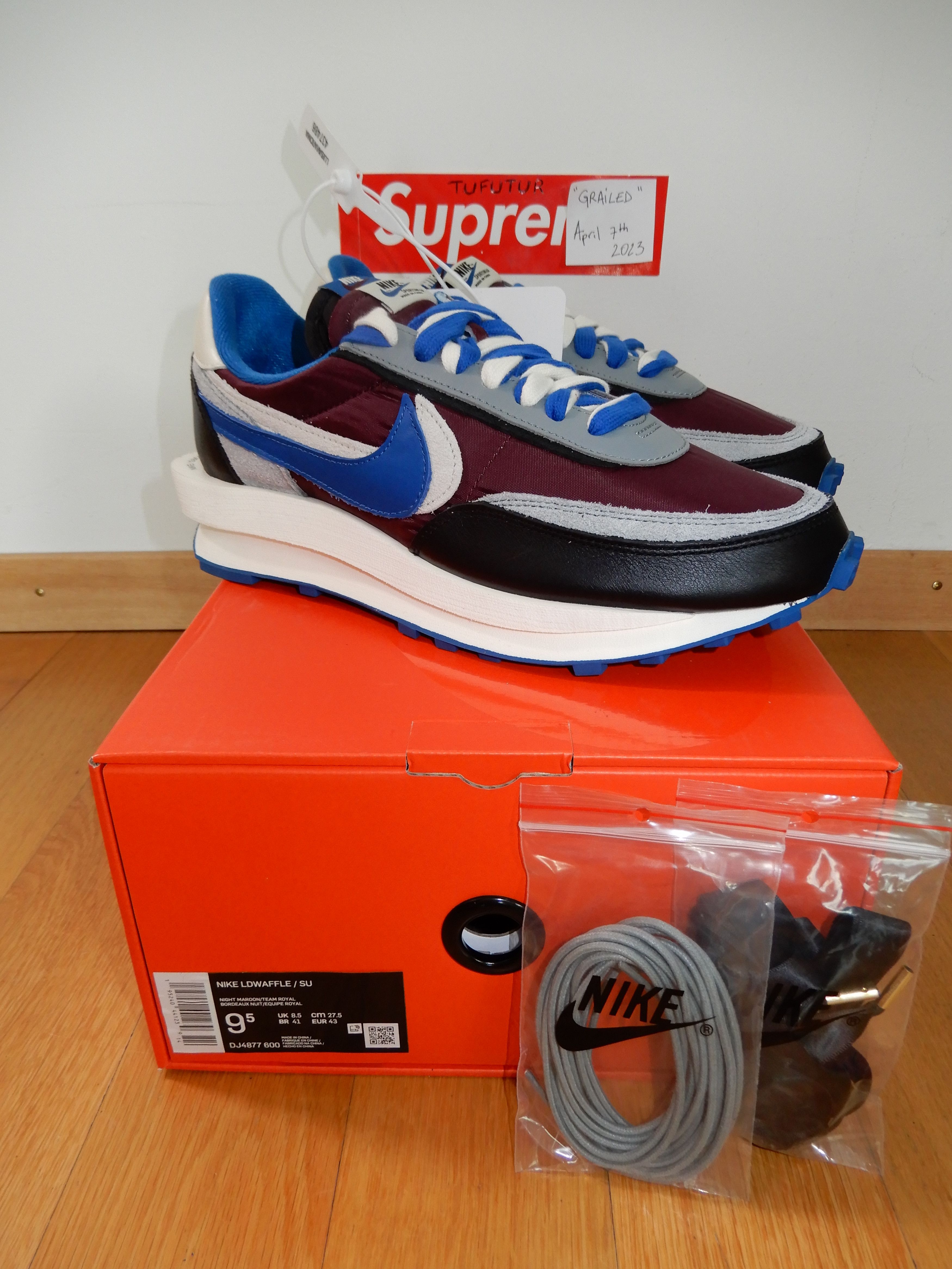 image of Nike x Sacai X Undercover Ldwaffle 9.5 Us Men's Shoes in Maroon