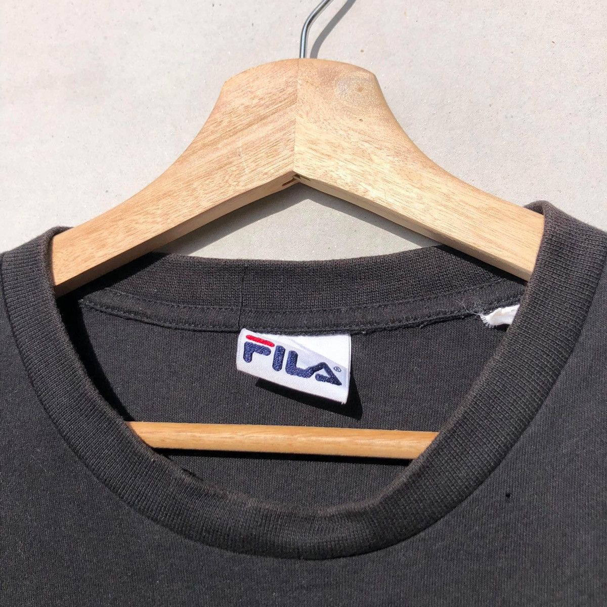 Fila 🔥Accept Binding Offer🔥 Fila Size US M / EU 48-50 / 2 - 2 Thumbnail