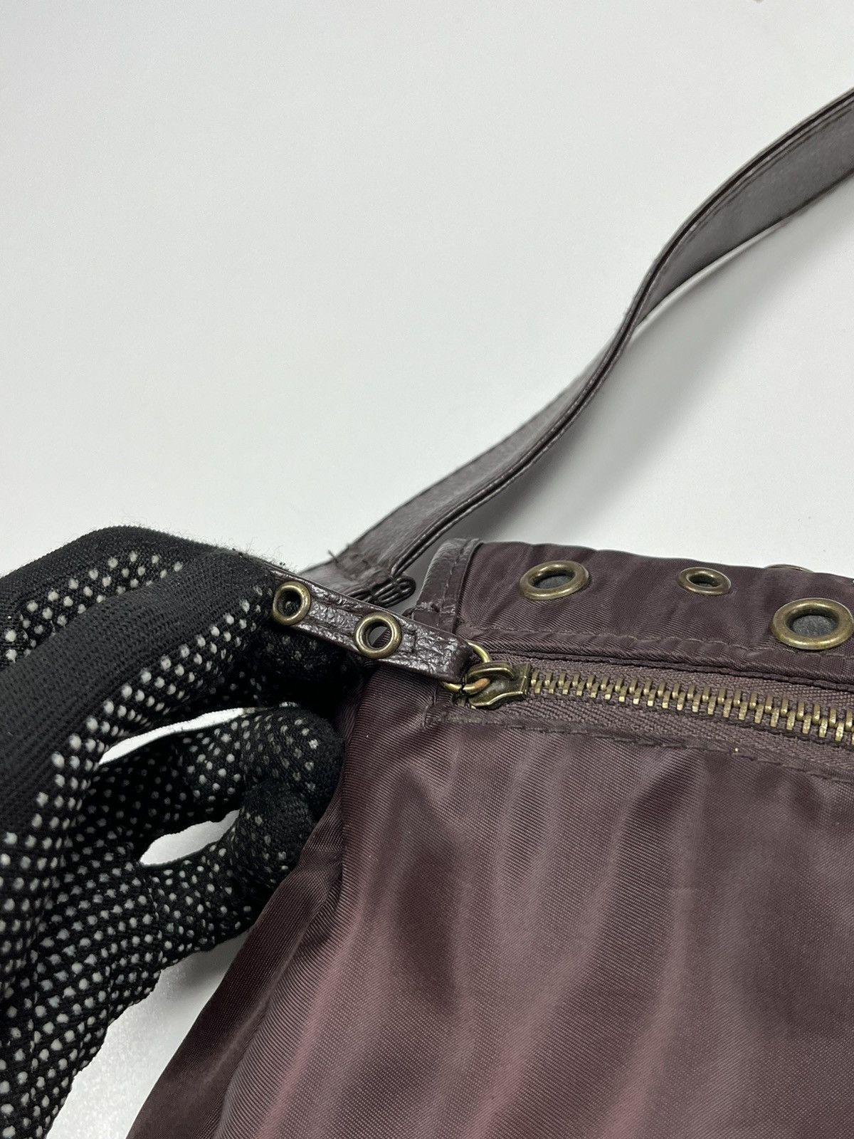 Japanese Brand Vintage y2k Avant Garde Style Crossbody Bag Brown Size ONE SIZE - 4 Thumbnail