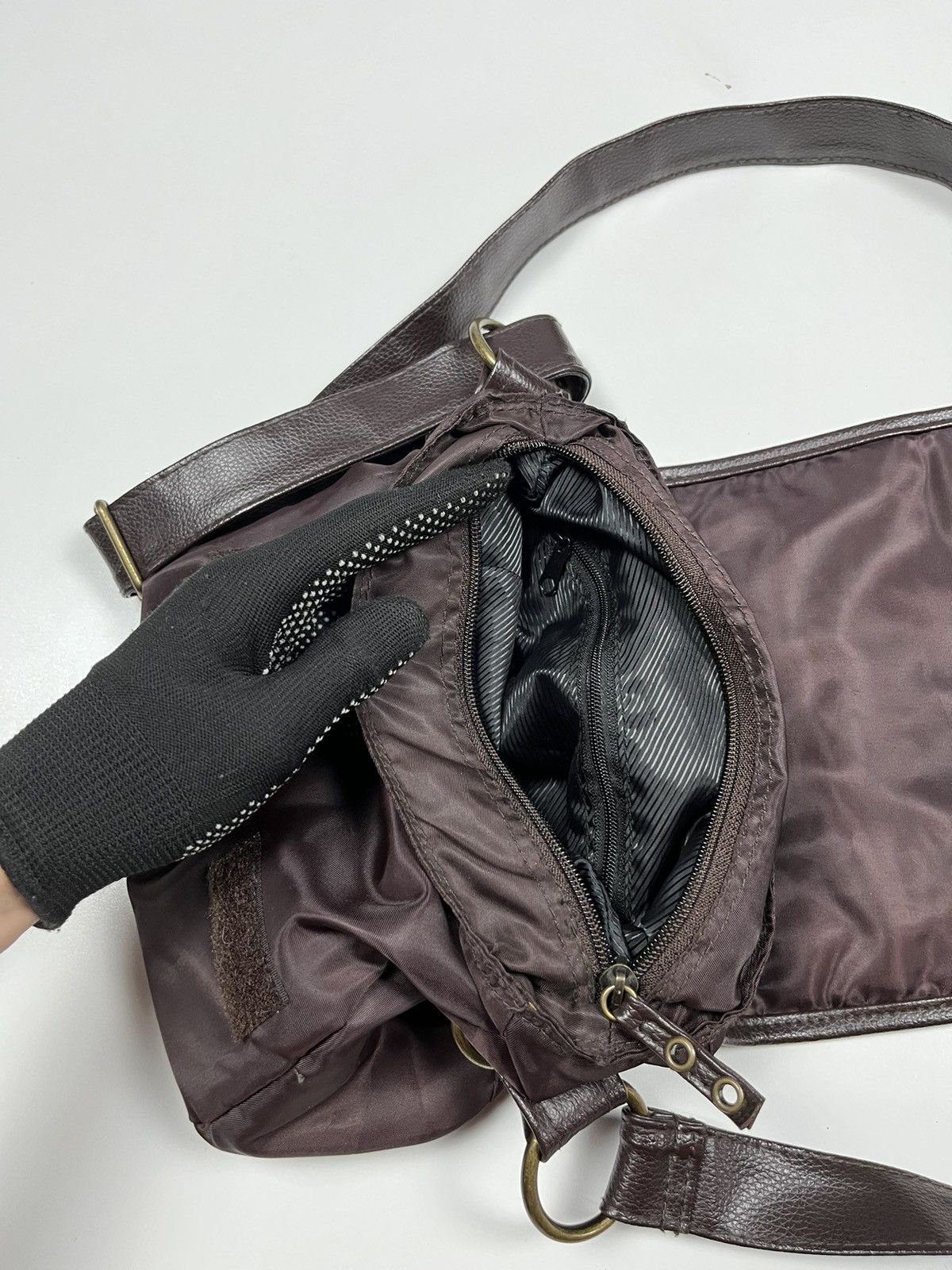 Japanese Brand Vintage y2k Avant Garde Style Crossbody Bag Brown Size ONE SIZE - 6 Thumbnail