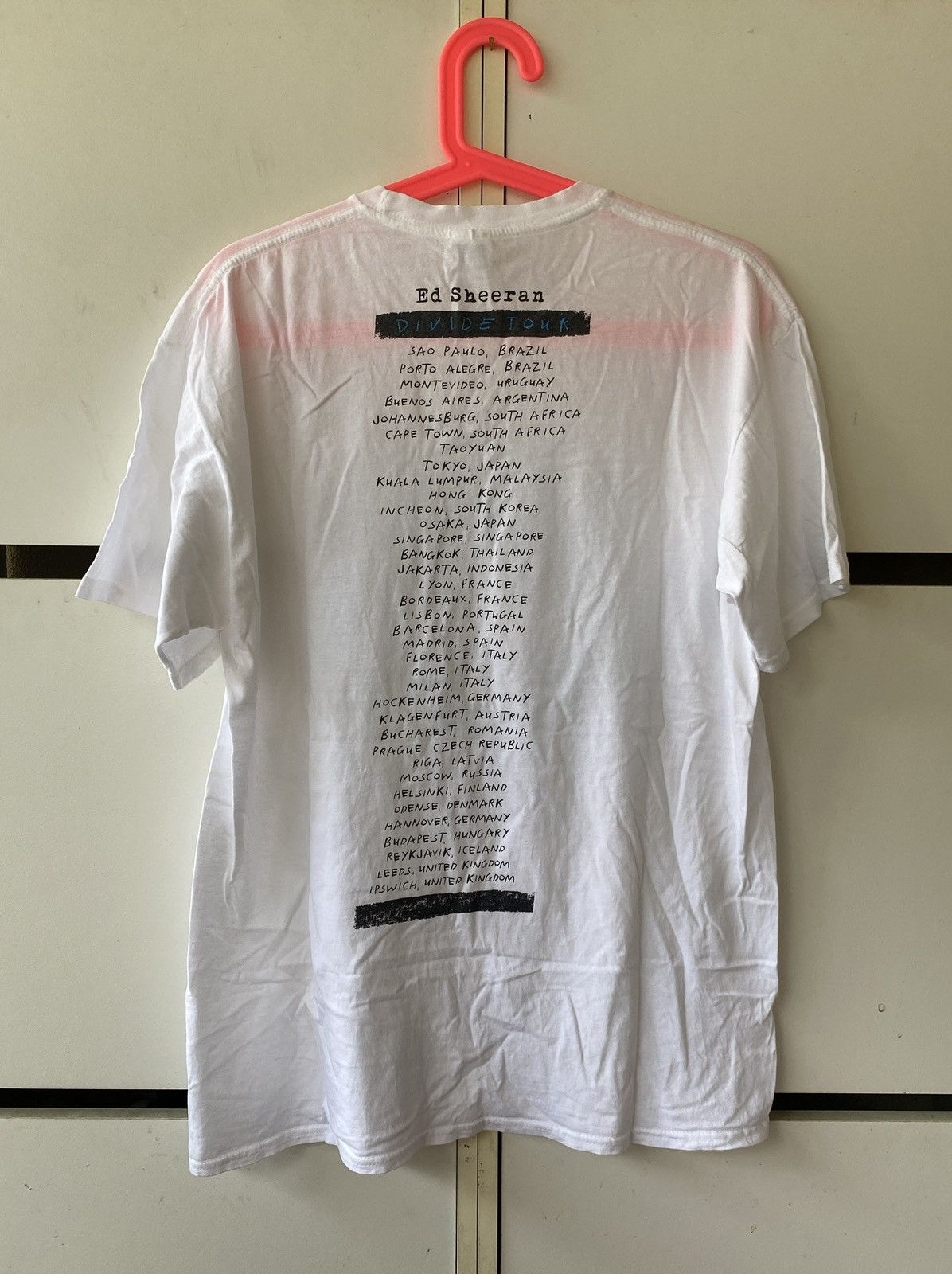 Band Tees ED SHEERAN DIVIDE WORLD TOUR TEE Size US XL / EU 56 / 4 - 3 Thumbnail