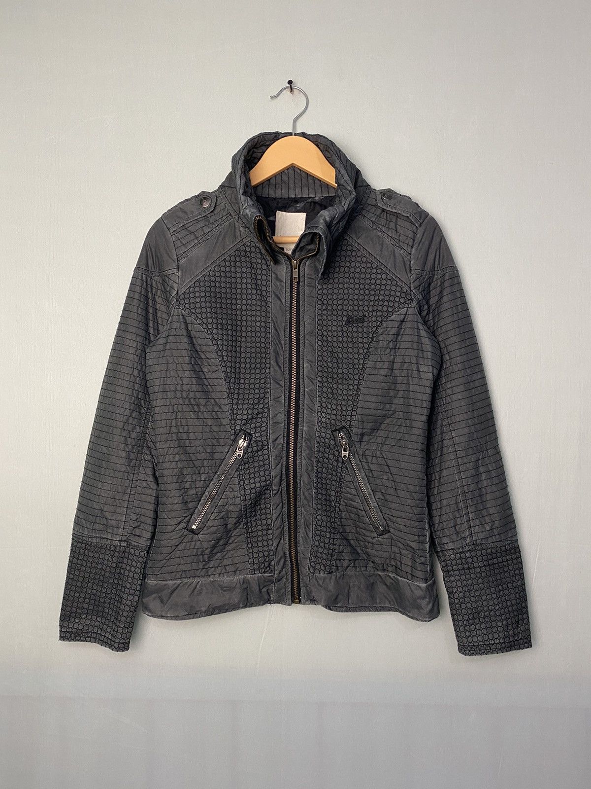 Diesel zip top