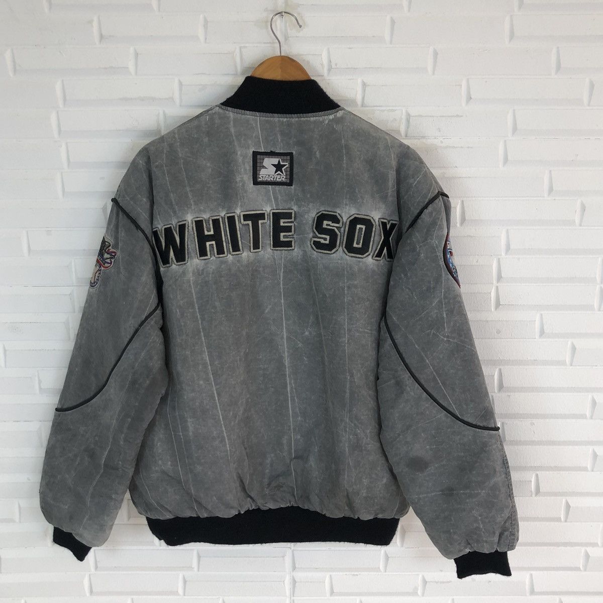MLB VTG 90s STARTER WHITE SOX VINTAGE WASHED BOMBERS JACKET Size US XL / EU 56 / 4 - 7 Thumbnail