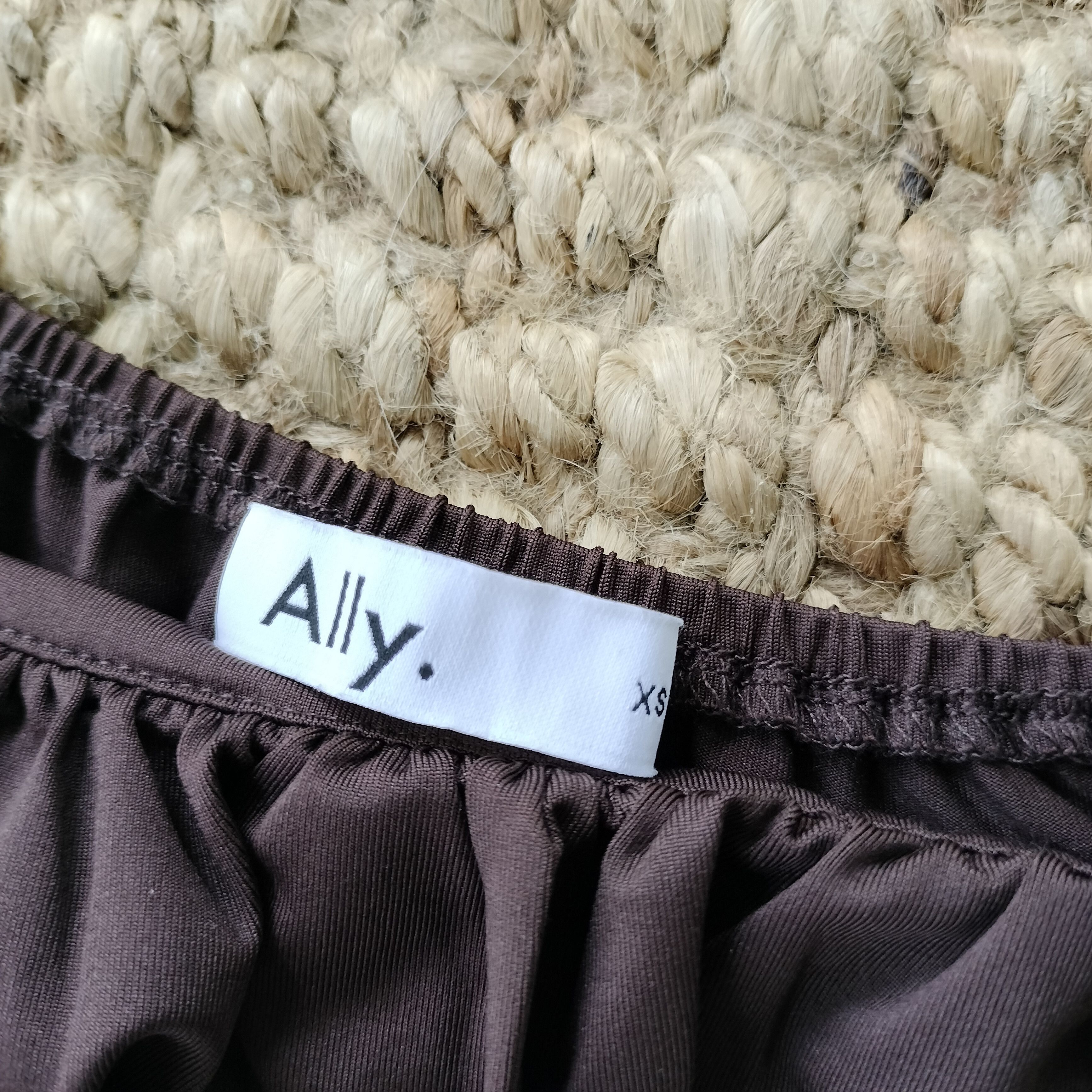 Other Ally on shoulder/off shoulder milkmaid puff sleeve crop top Size ONE SIZE - 5 Thumbnail