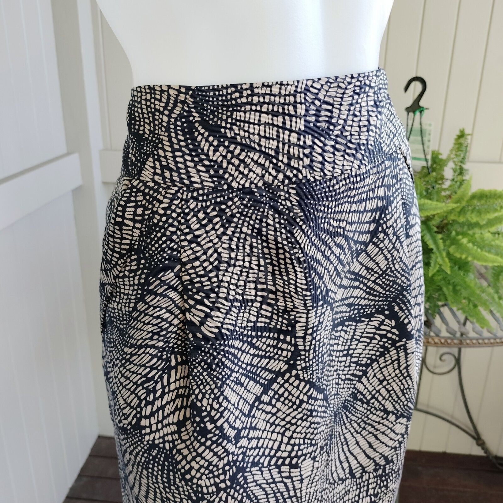 Designer Jacqui E Skirt High Waist Pencil Batik Abstract Corporate Size 27" / US 4 / IT 40 - 4 Thumbnail