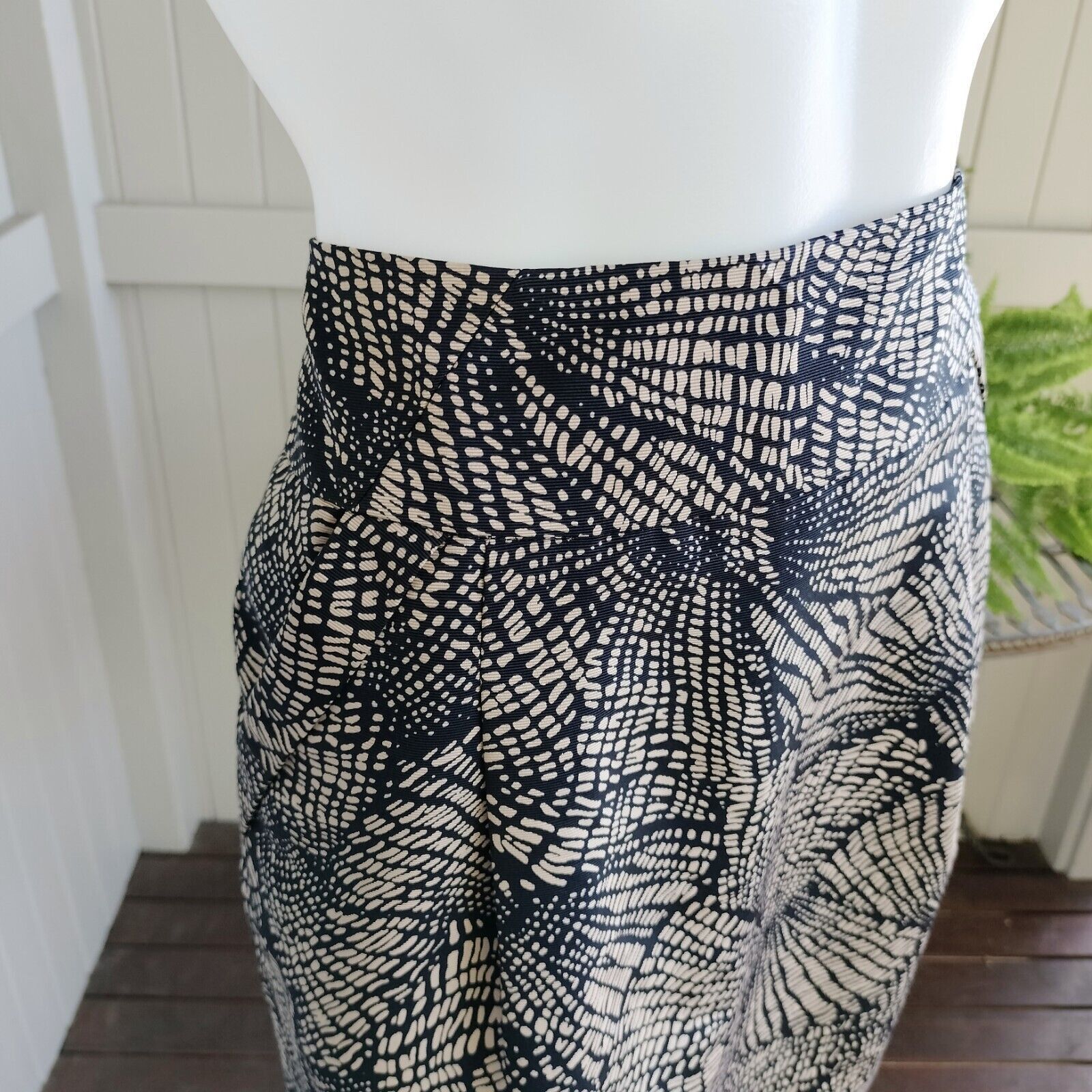 Designer Jacqui E Skirt High Waist Pencil Batik Abstract Corporate Size 27" / US 4 / IT 40 - 5 Thumbnail