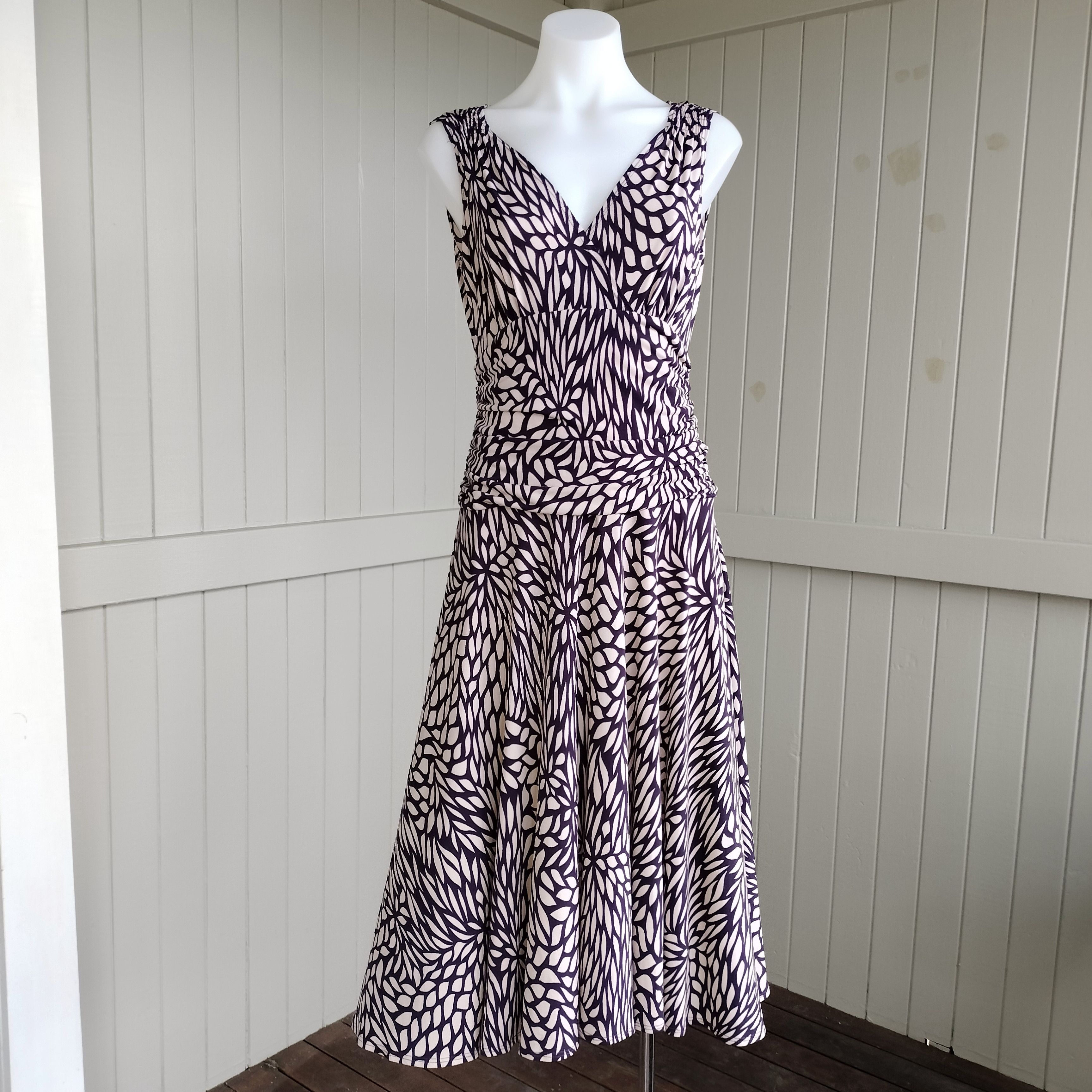Man Made In Australia Vintage Y2K Purple Floral A Line Midi Dress Size S / US 4 / IT 40 - 1 Thumbnail