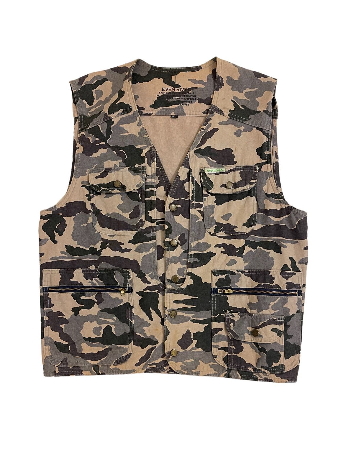 image of Vintage Techwear Vest Even River Outdoor Vest in Camo, Men's (Size Large)