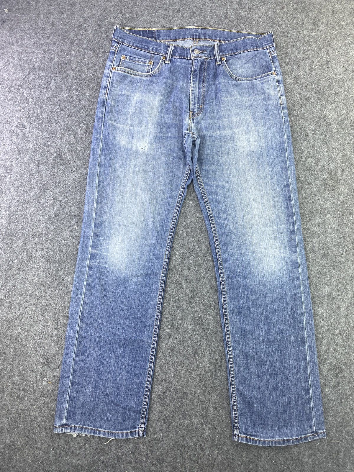 Levi's Vintage Levi's 559 Blue Wash Jeans - J576 Size US 35 - 1 Thumbnail