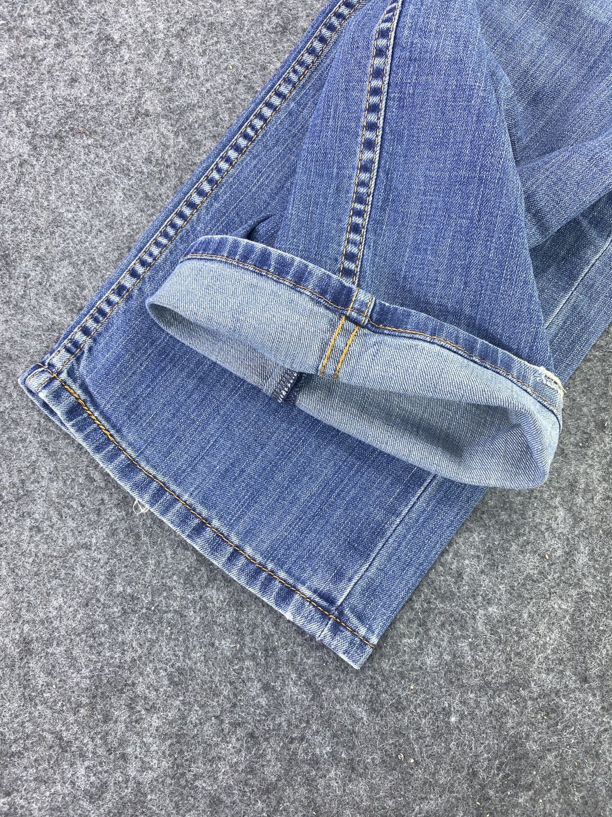 Levi's Vintage Levi's 559 Blue Wash Jeans - J576 Size US 35 - 6 Thumbnail