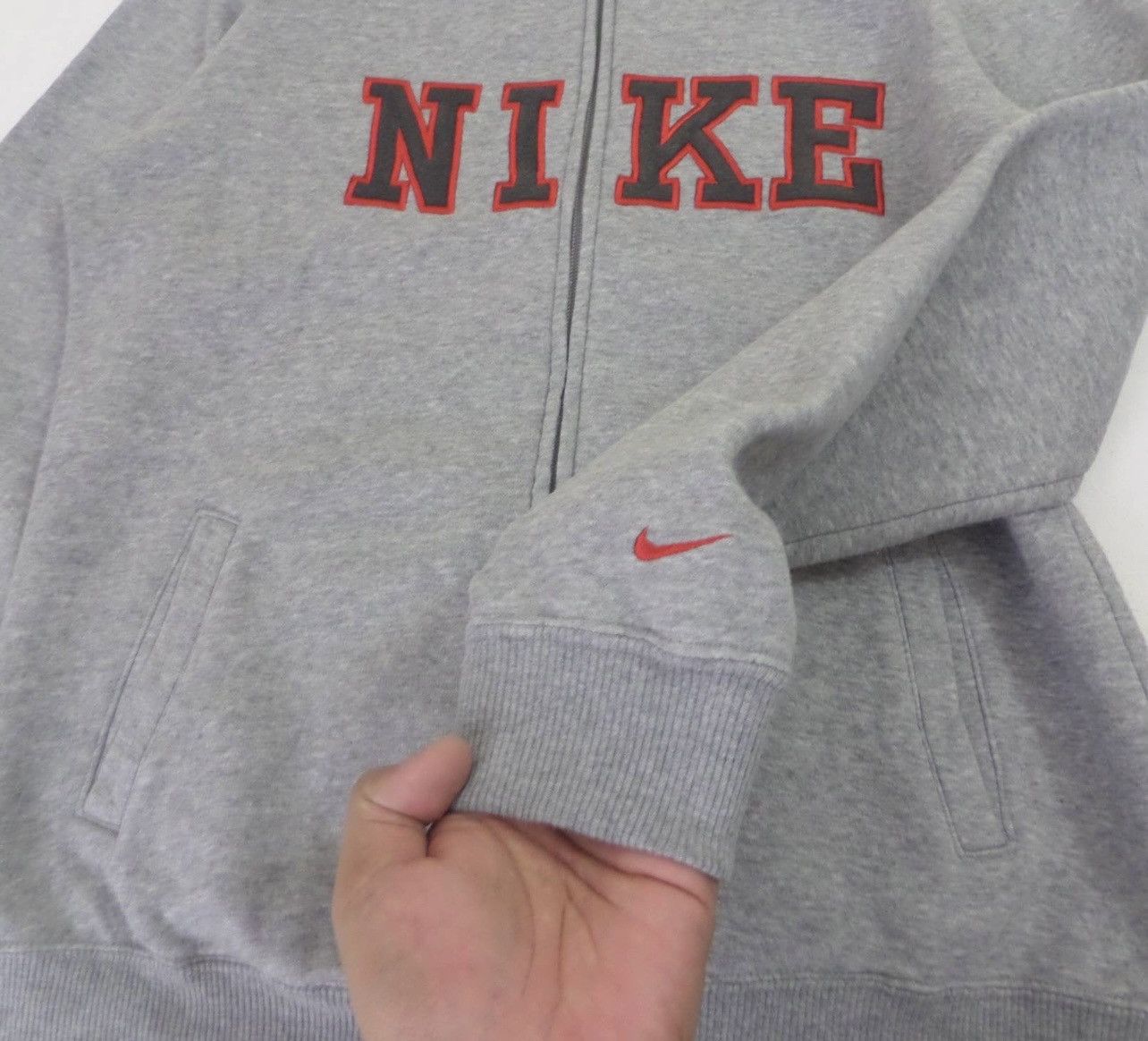 Nike × Vintage Vintage Nike big logo sweater streetwear Size US L / EU 52-54 / 3 - 4 Thumbnail