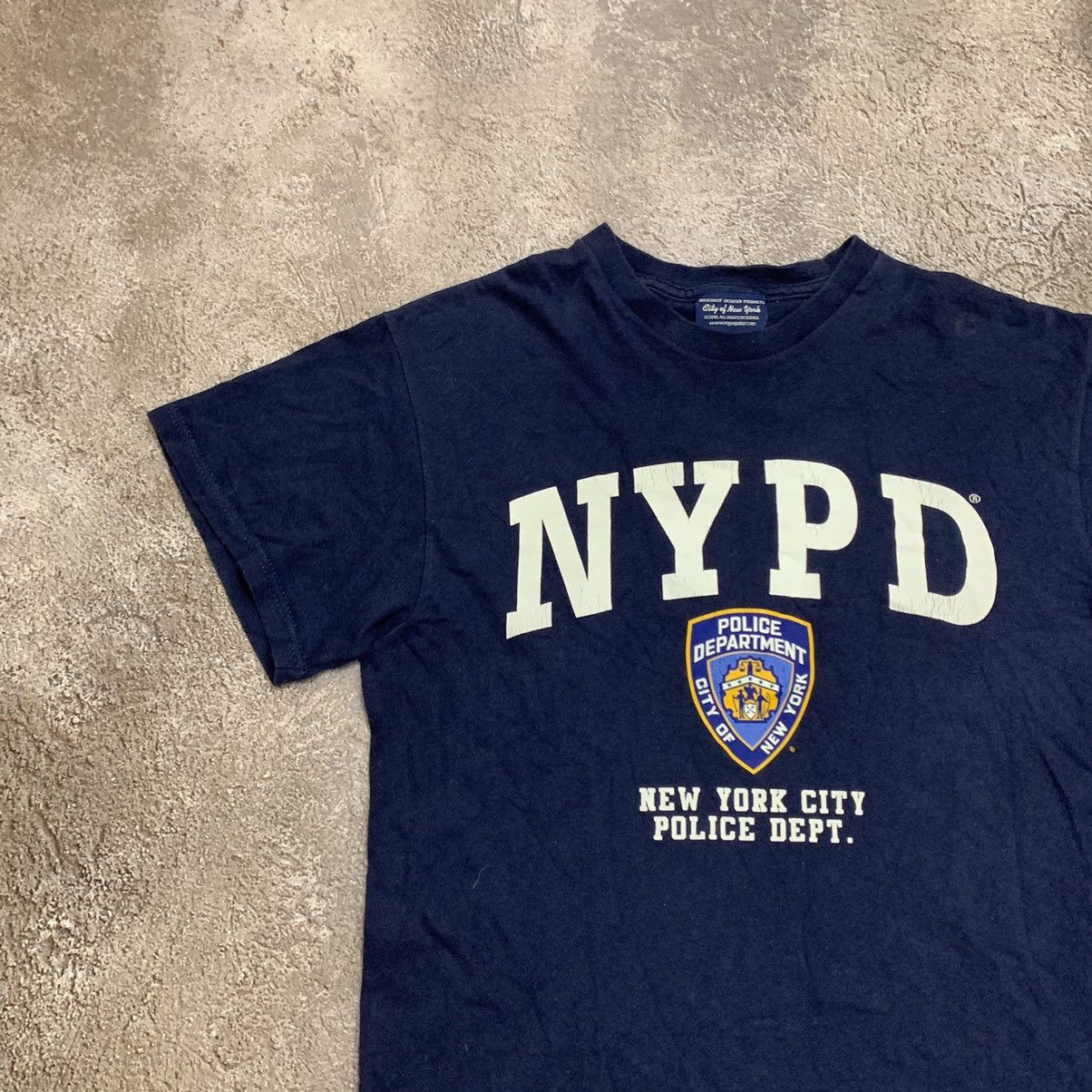 Vintage Vintage 90s NYPD Graphic Tee Sun Faded Streetwear Relaxed M Size US M / EU 48-50 / 2 - 3 Thumbnail
