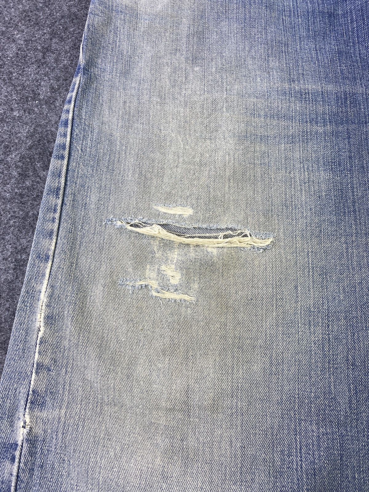Levi's Vintage Levi's 569 Distress Blue Wash Jeans - J580 Size US 43 - 10 Thumbnail