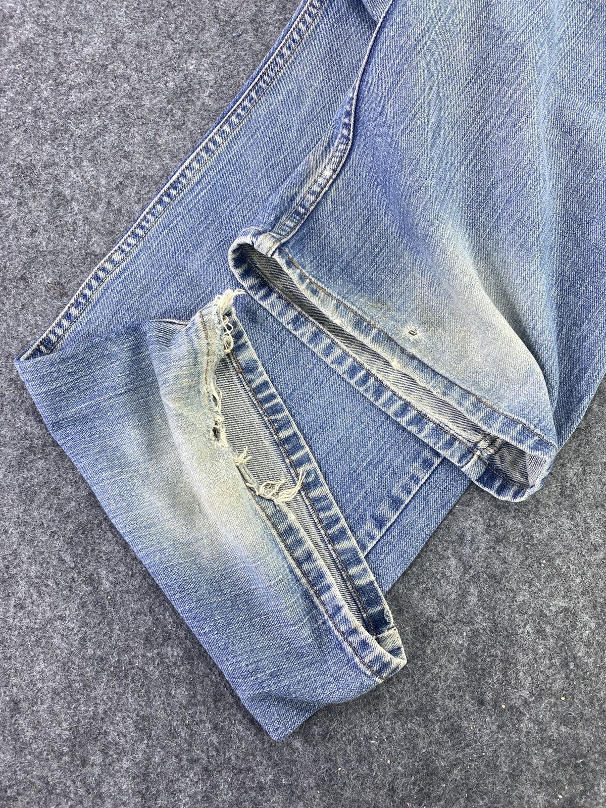 Levi's Vintage Levi's 569 Distress Blue Wash Jeans - J580 Size US 43 - 8 Thumbnail