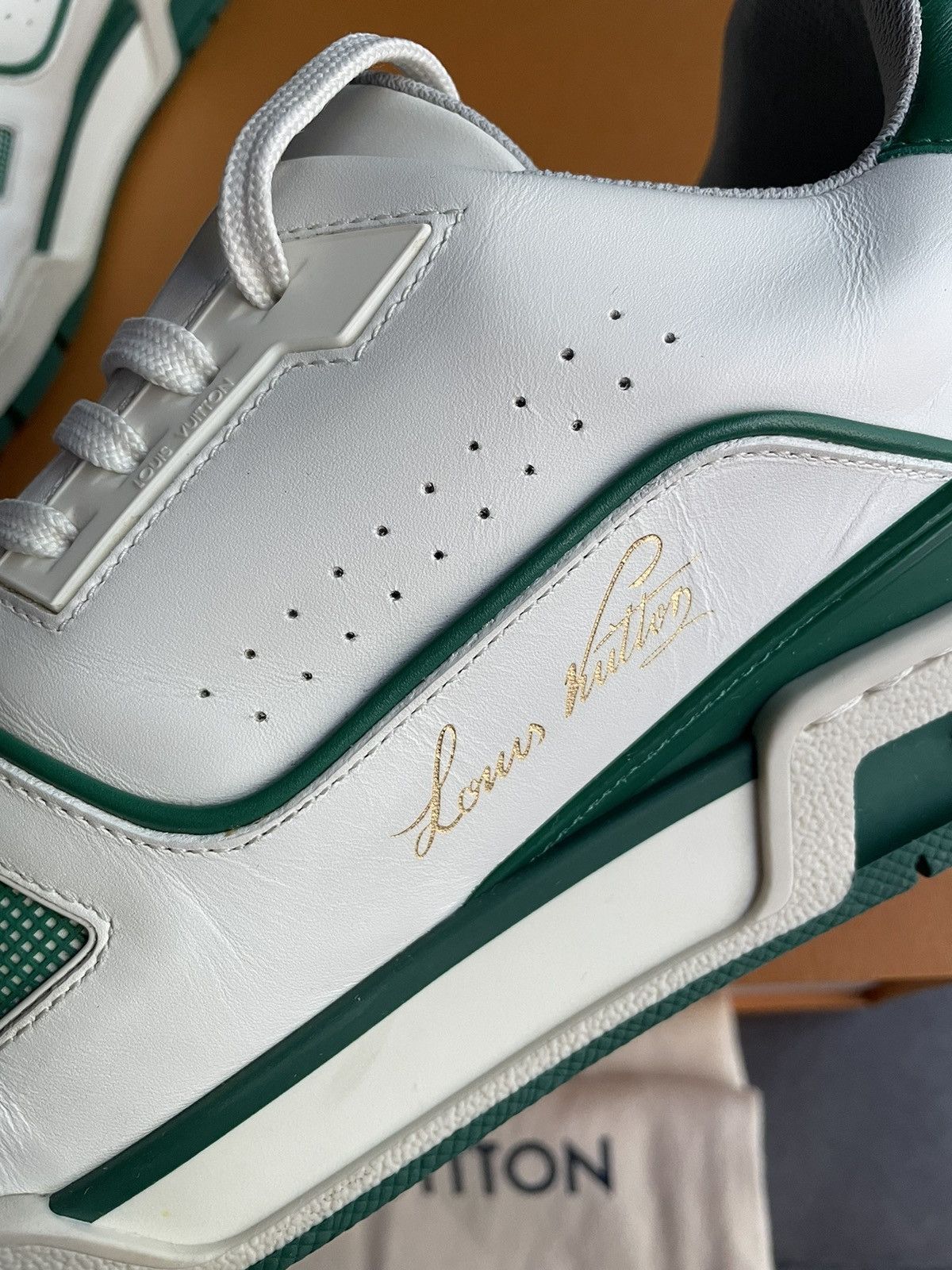 Louis Vuitton Louis Vuitton White Green OG Trainer Sneaker Size US 12 / EU 45 - 7 Thumbnail