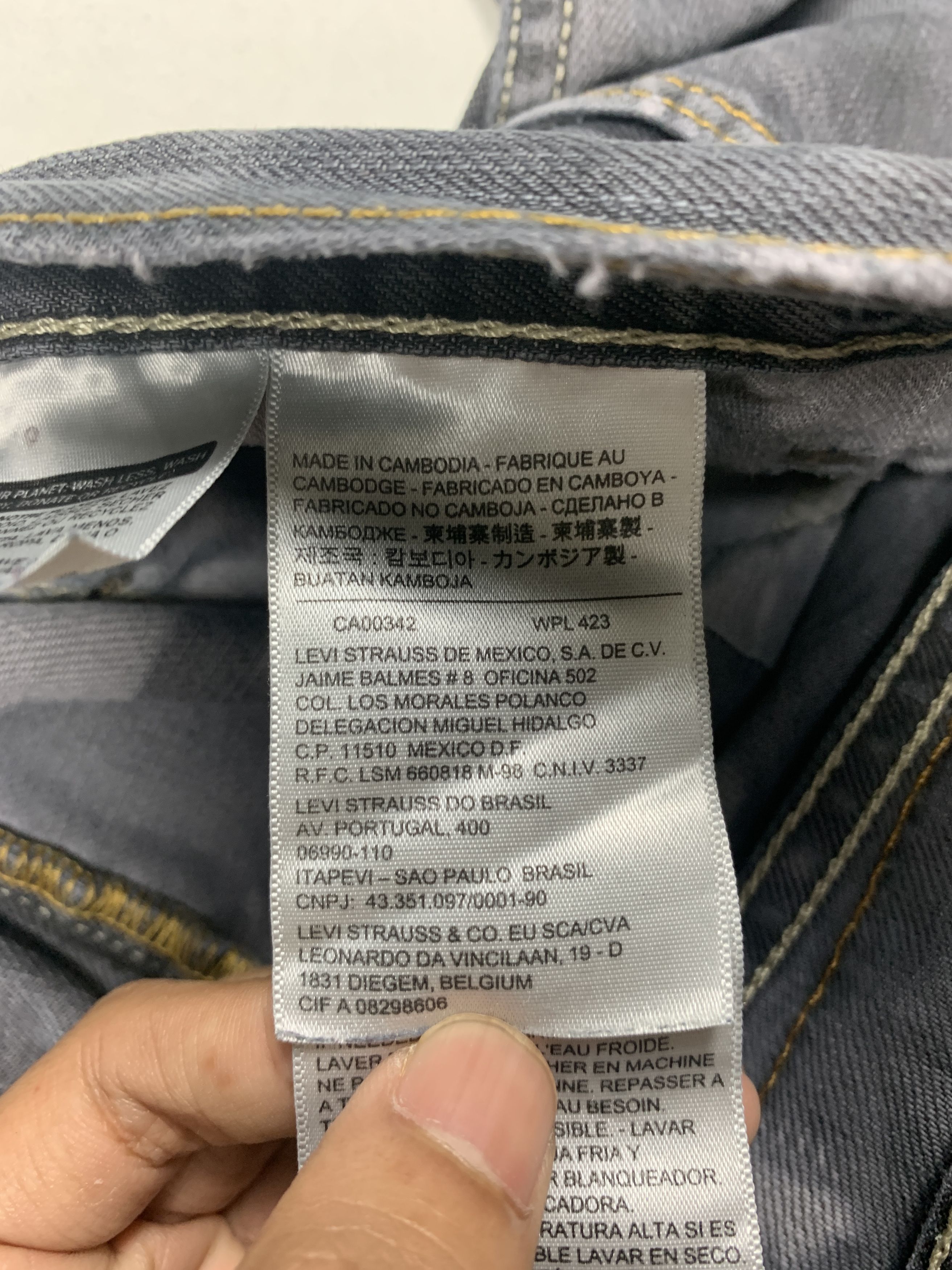 Levi's Vintage Levis 514 Distressed Faded Black Jeans P0009 Size US 34 / EU 50 - 13 Thumbnail