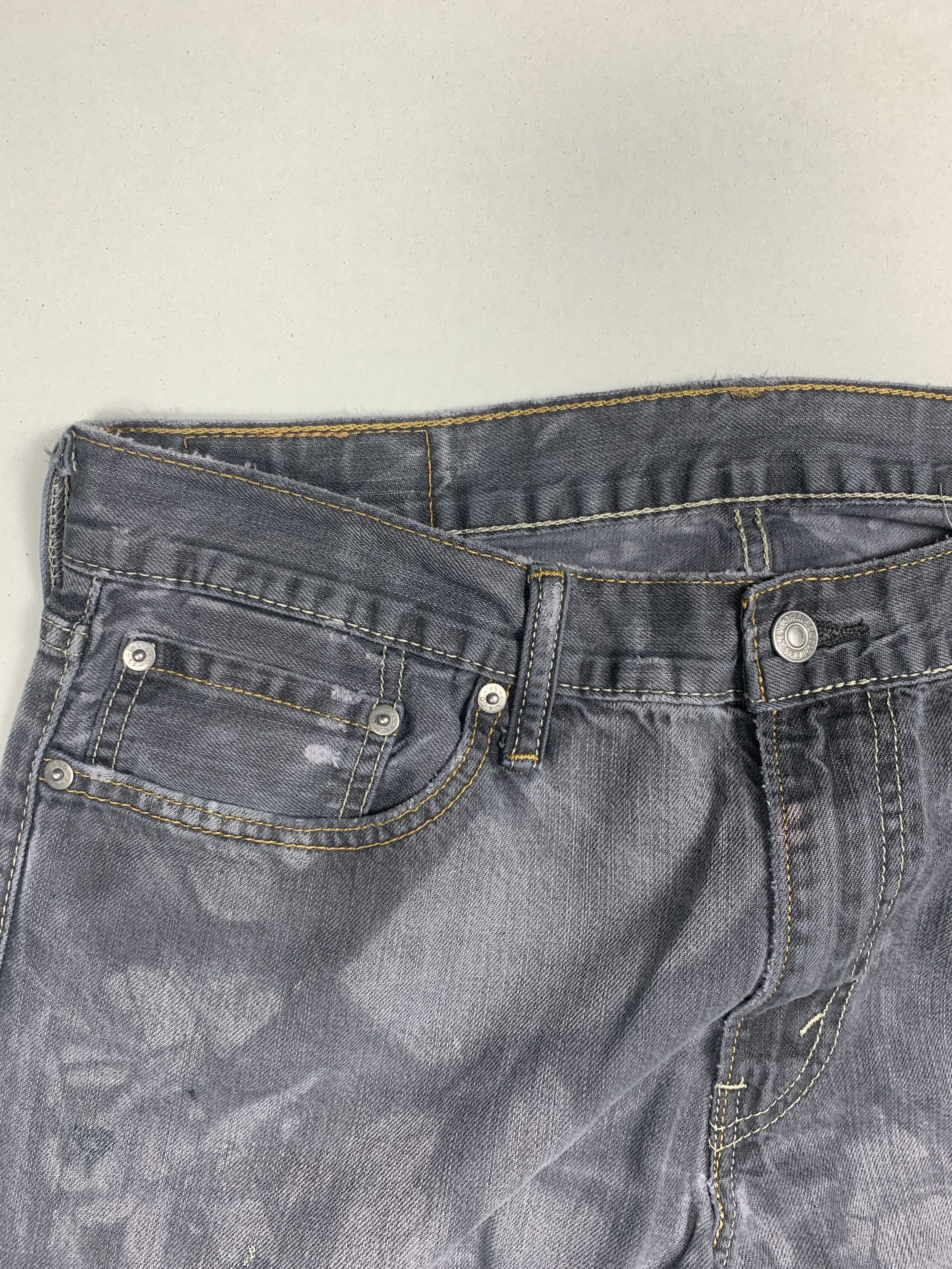 Levi's Vintage Levis 514 Distressed Faded Black Jeans P0009 Size US 34 / EU 50 - 24 Thumbnail