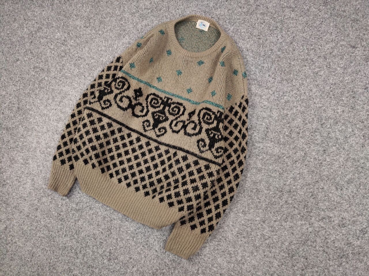Japanese Brand Vintage 90's Japanese Mohair Beige Pattern Trend Sweater Size US M / EU 48-50 / 2 - 3 Thumbnail