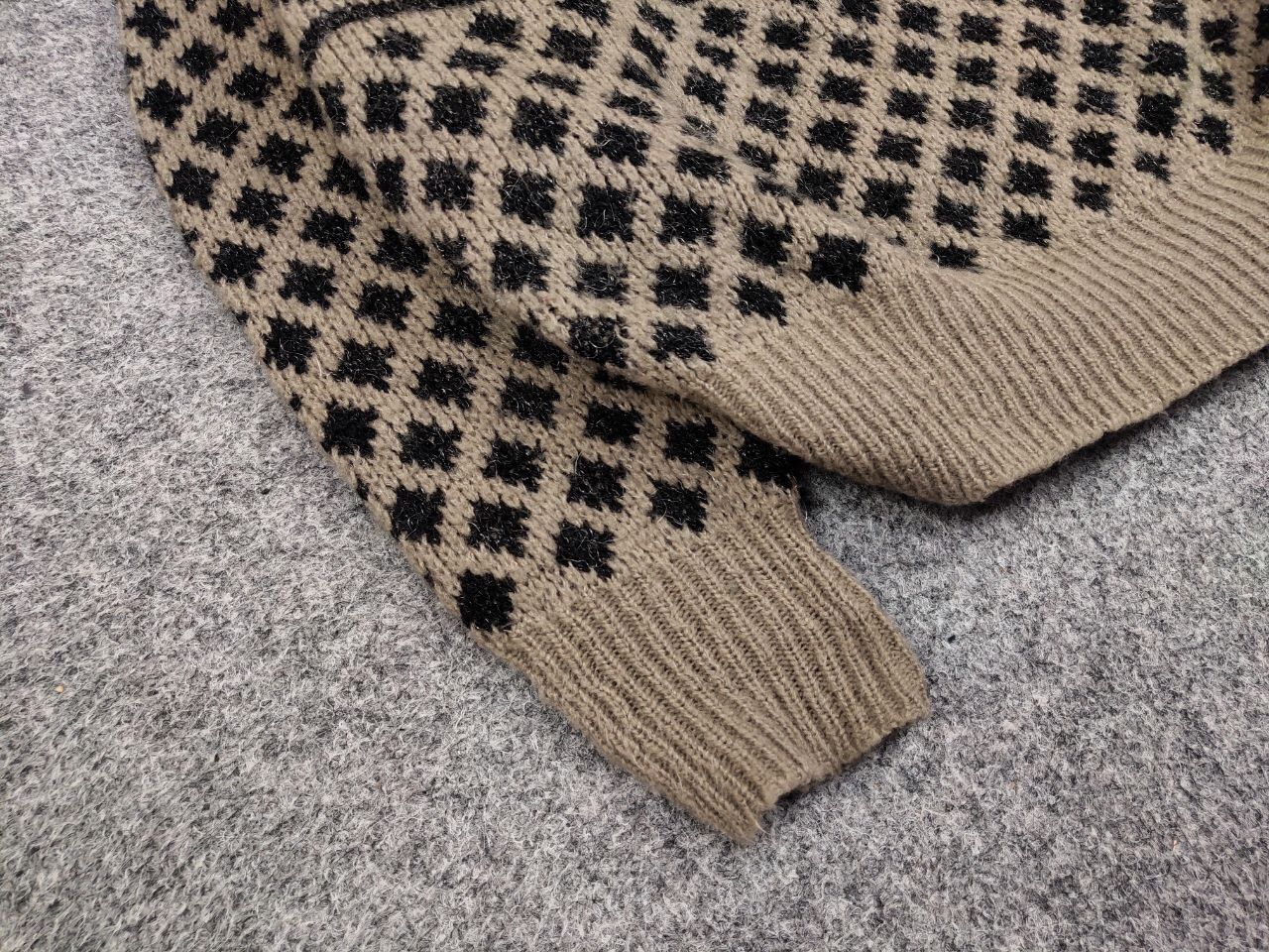 Japanese Brand Vintage 90's Japanese Mohair Beige Pattern Trend Sweater Size US M / EU 48-50 / 2 - 6 Thumbnail