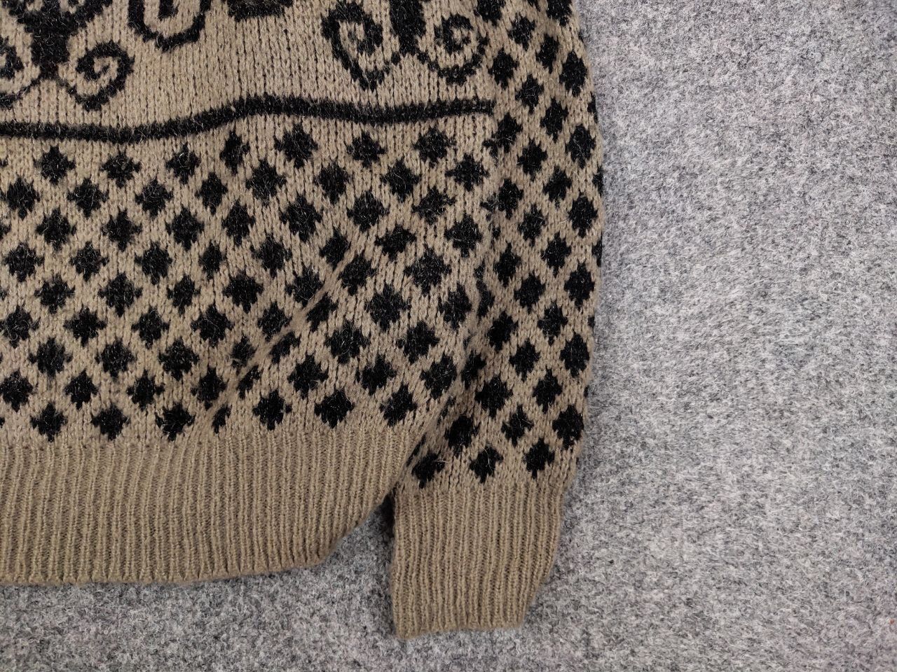 Japanese Brand Vintage 90's Japanese Mohair Beige Pattern Trend Sweater Size US M / EU 48-50 / 2 - 10 Thumbnail