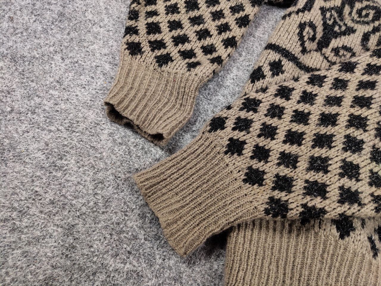 Japanese Brand Vintage 90's Japanese Mohair Beige Pattern Trend Sweater Size US M / EU 48-50 / 2 - 15 Thumbnail