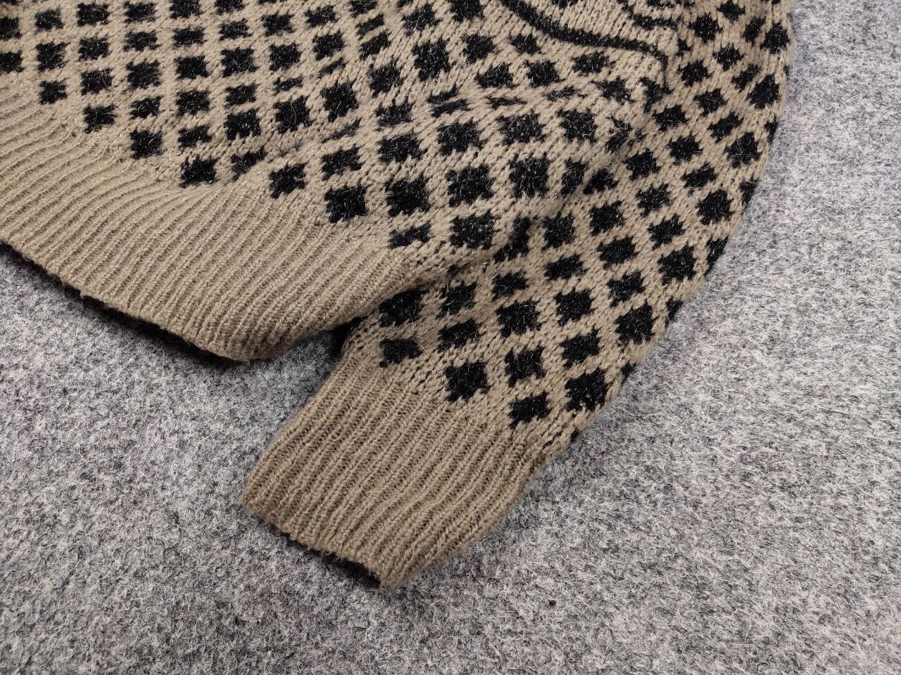 Japanese Brand Vintage 90's Japanese Mohair Beige Pattern Trend Sweater Size US M / EU 48-50 / 2 - 5 Thumbnail