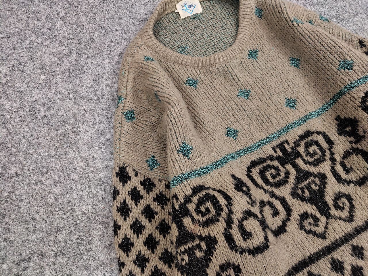 Japanese Brand Vintage 90's Japanese Mohair Beige Pattern Trend Sweater Size US M / EU 48-50 / 2 - 7 Thumbnail