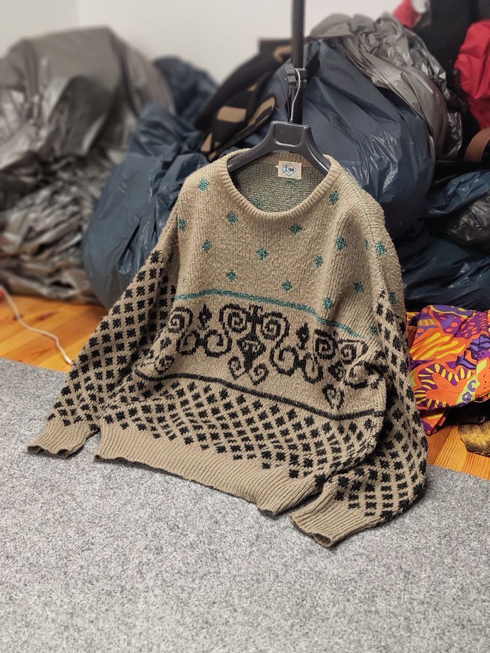 Japanese Brand Vintage 90's Japanese Mohair Beige Pattern Trend Sweater Size US M / EU 48-50 / 2 - 19 Thumbnail