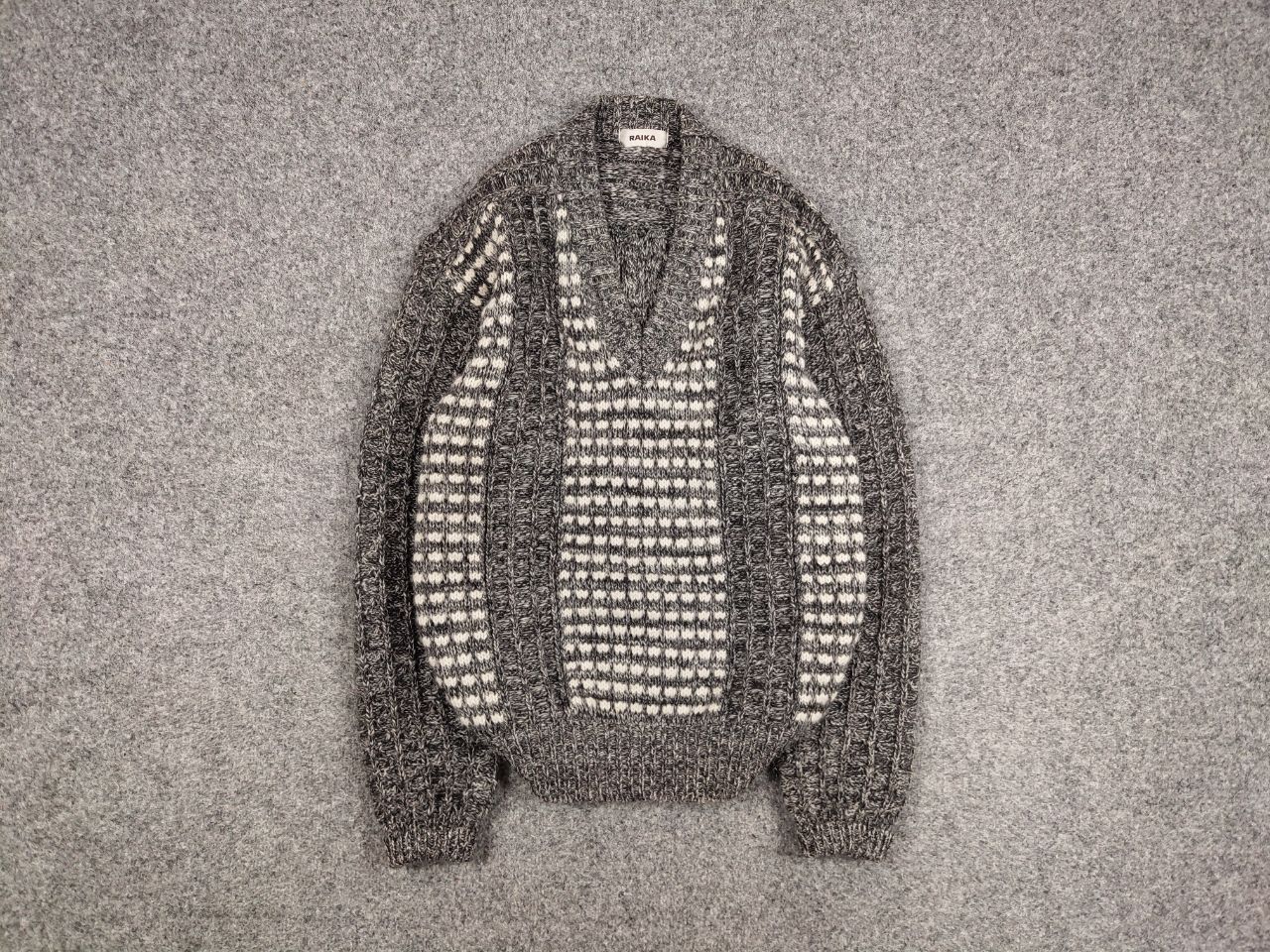 Japanese Brand Archival Vintage Raika Japanese Hand Knitted Gray Sweater Size US L / EU 52-54 / 3 - 1 Thumbnail