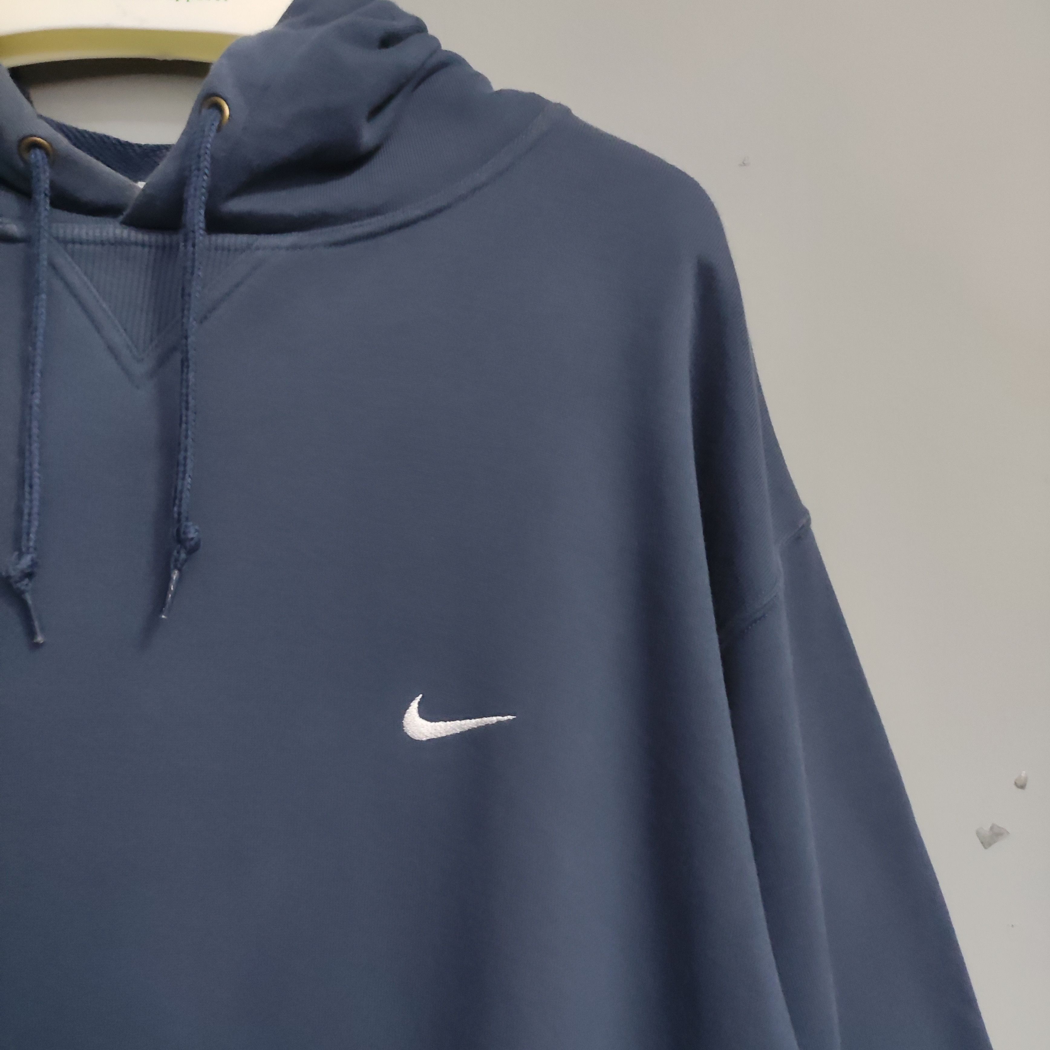 Nike × Vintage Vintage Nike Y2K Small Swoosh Hoodie Size US L / EU 52-54 / 3 - 3 Thumbnail