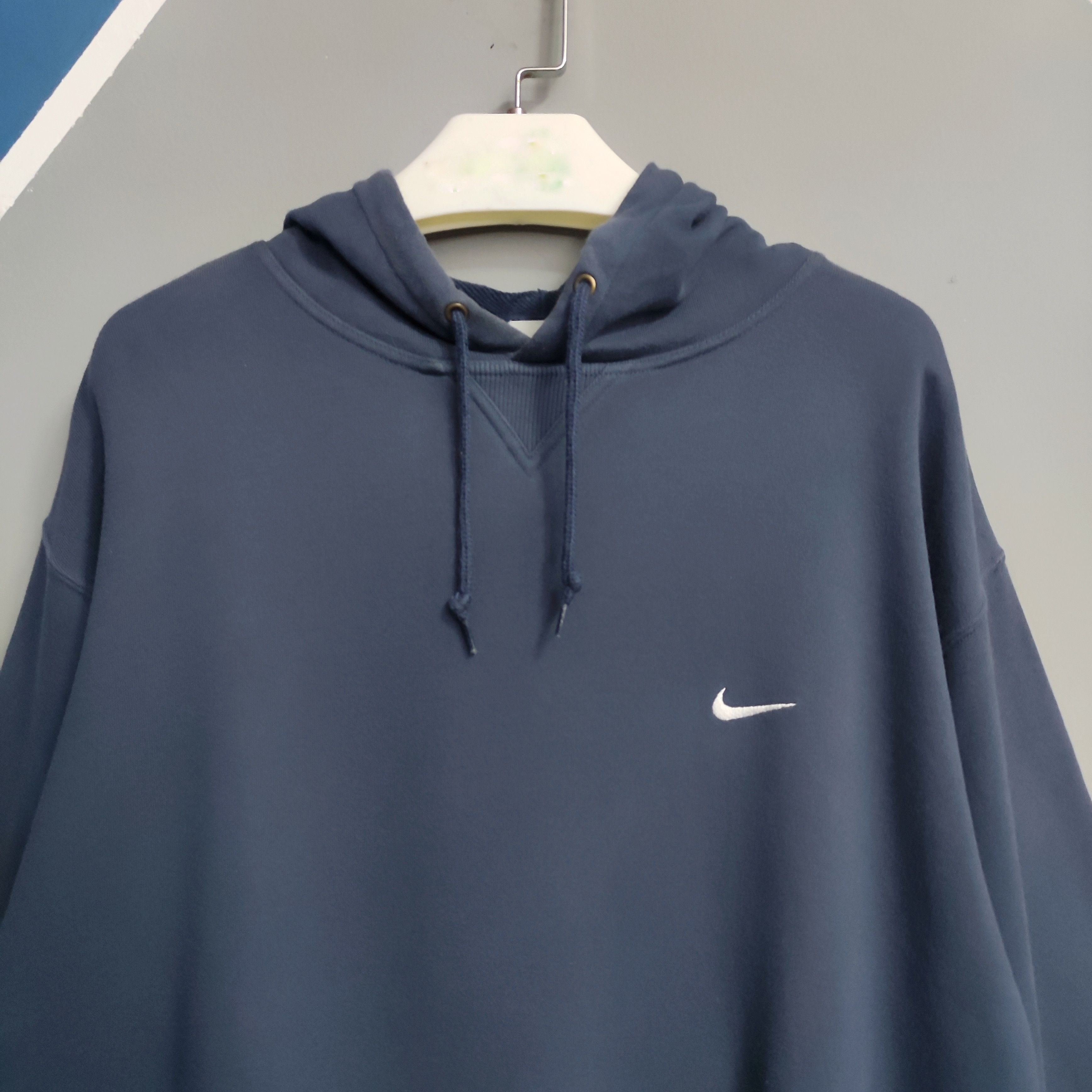 Nike × Vintage Vintage Nike Y2K Small Swoosh Hoodie Size US L / EU 52-54 / 3 - 4 Thumbnail