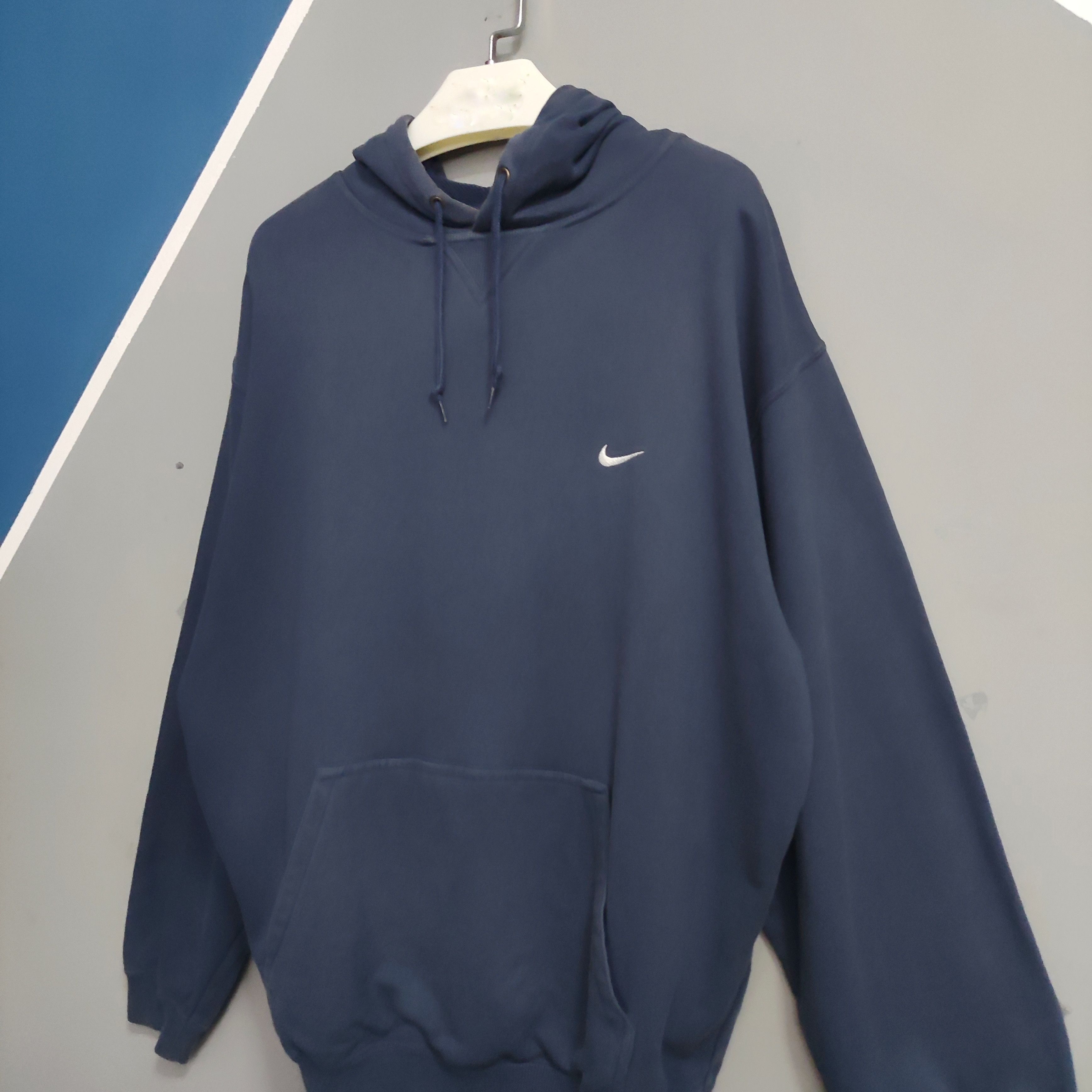 Nike × Vintage Vintage Nike Y2K Small Swoosh Hoodie Size US L / EU 52-54 / 3 - 2 Thumbnail