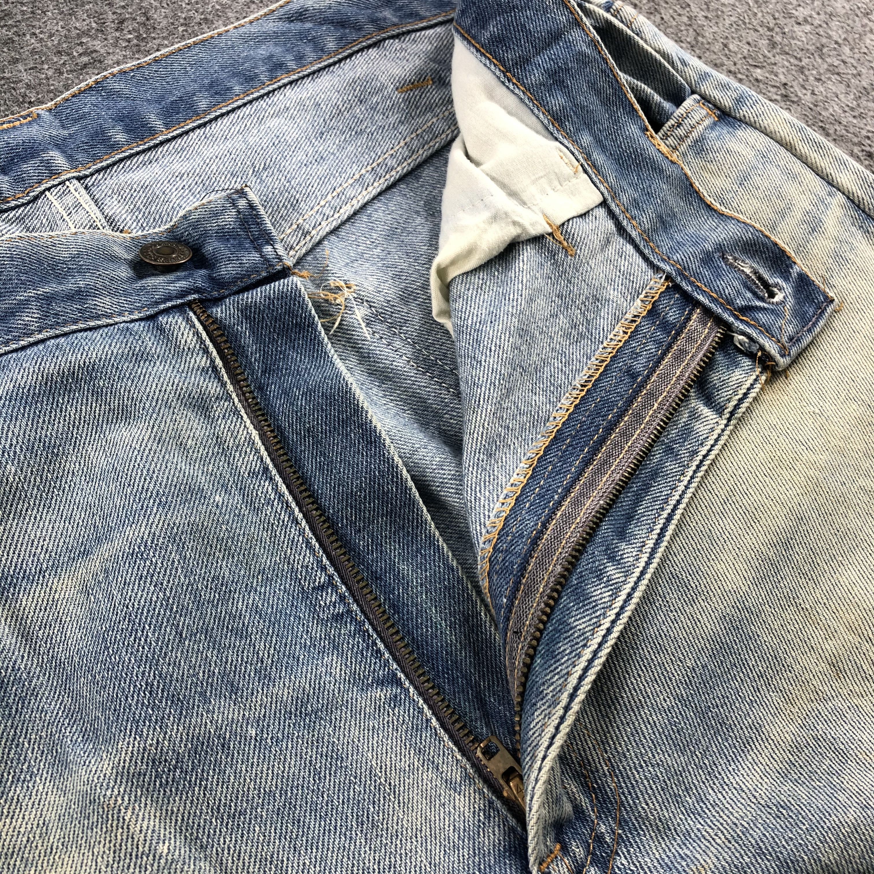 Levi's × Vintage Vintage 70s Light Wash Levis Bell Bottom Jeans-JM898 Size US 37 - 7 Thumbnail