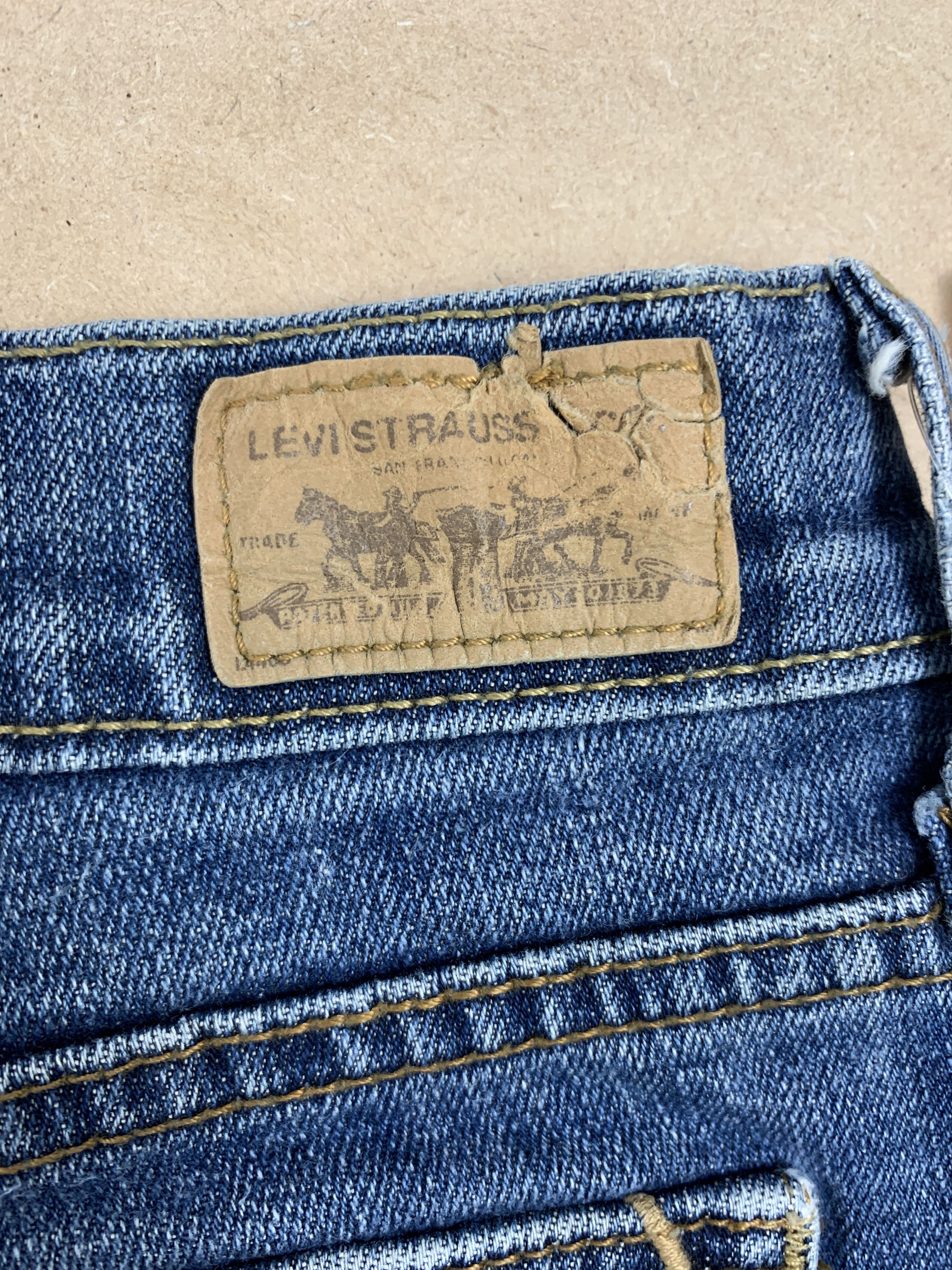 Levi's Vintage Levis 515 Flared Boot Cut Faded Blue Jeans Size 33" - 12 Thumbnail