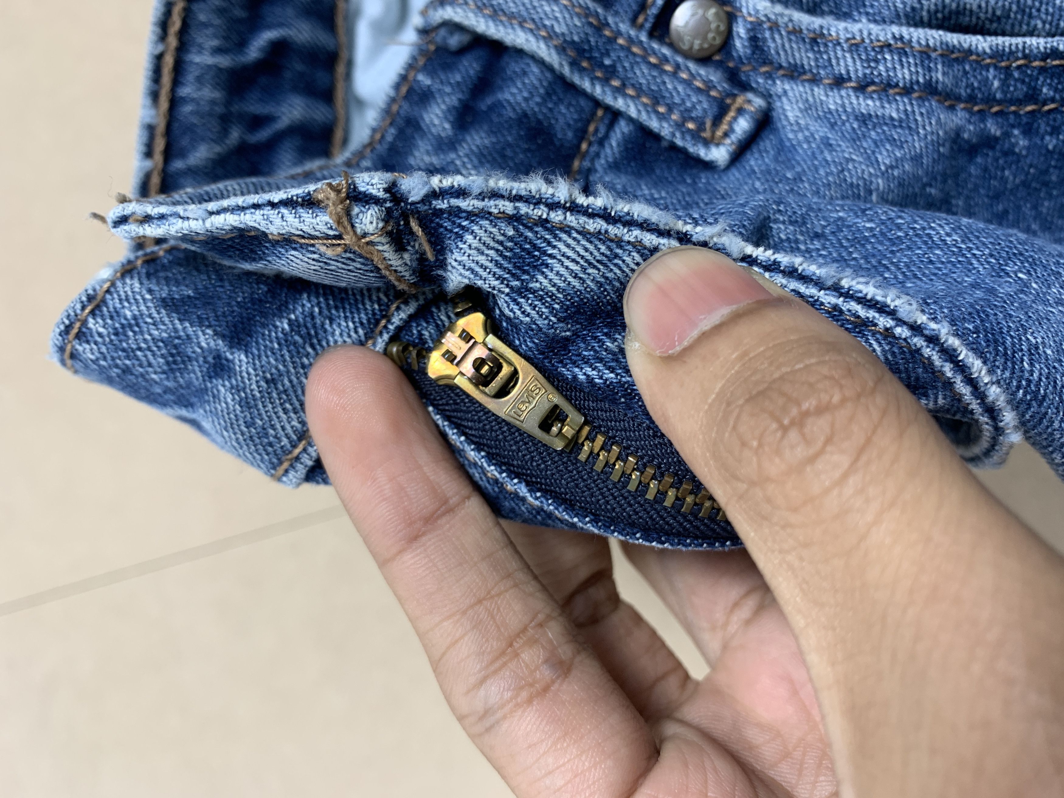 Levi's × Vintage Vintage Levis 515 Flared Bootcut Faded Blue Jeans Size US 32 / EU 48 - 14 Thumbnail