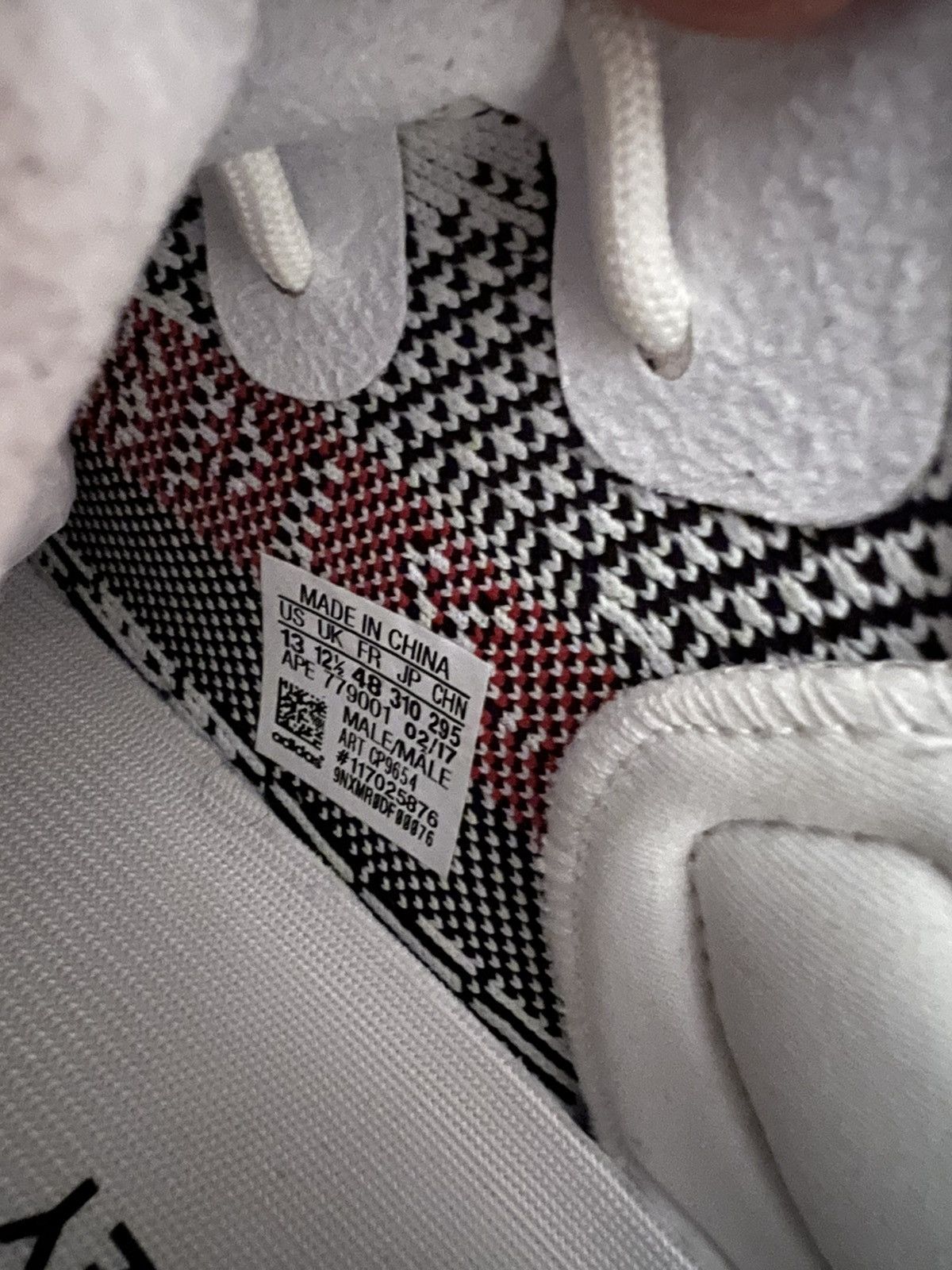 Adidas × Kanye West Yeezy Boost 350 V2 Zebra 2017 White Black Sz 13 VNDS Size US 13 / EU 46 - 9 Thumbnail