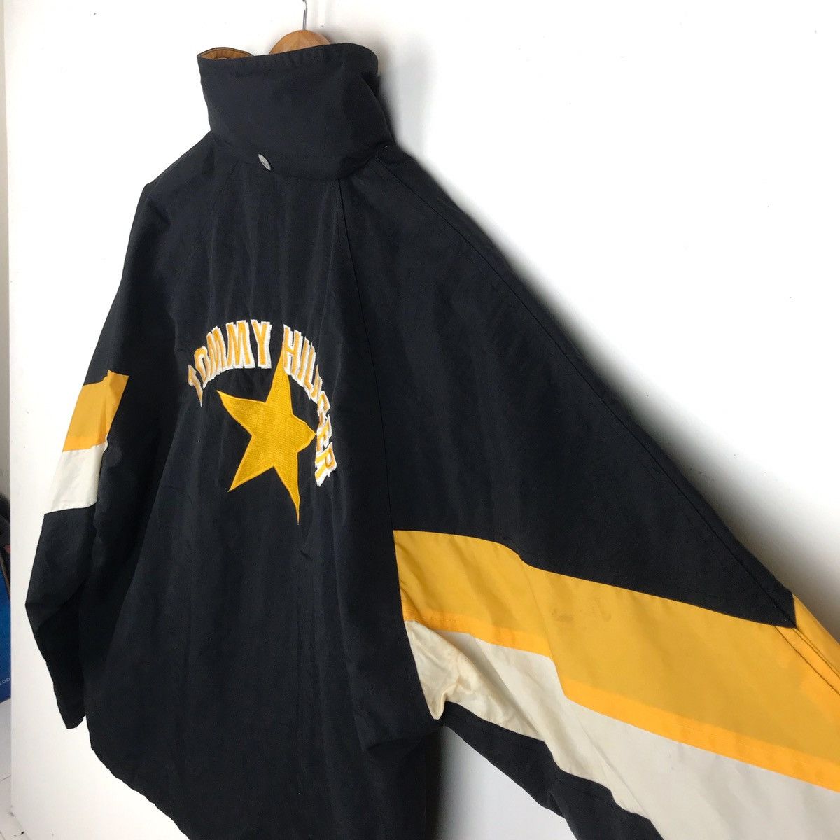 Tommy Hilfiger × Vintage Vintage 90s TOMMY HILFIGER Star With Big Logo Size US M / EU 48-50 / 2 - 3 Thumbnail
