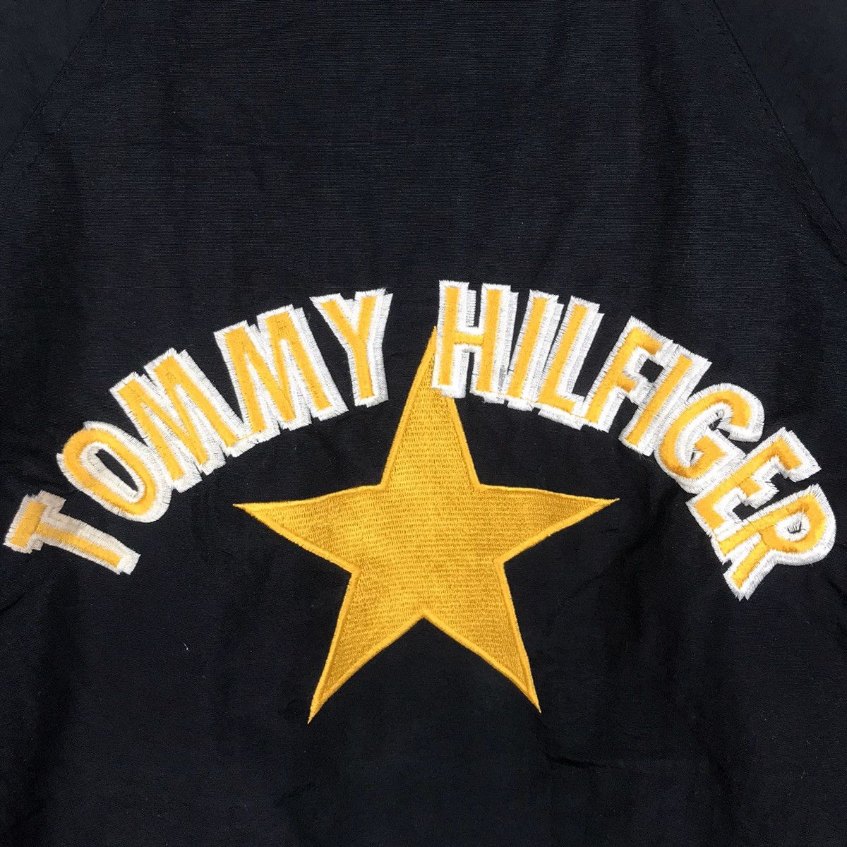 Tommy Hilfiger × Vintage Vintage 90s TOMMY HILFIGER Star With Big Logo Size US M / EU 48-50 / 2 - 5 Thumbnail