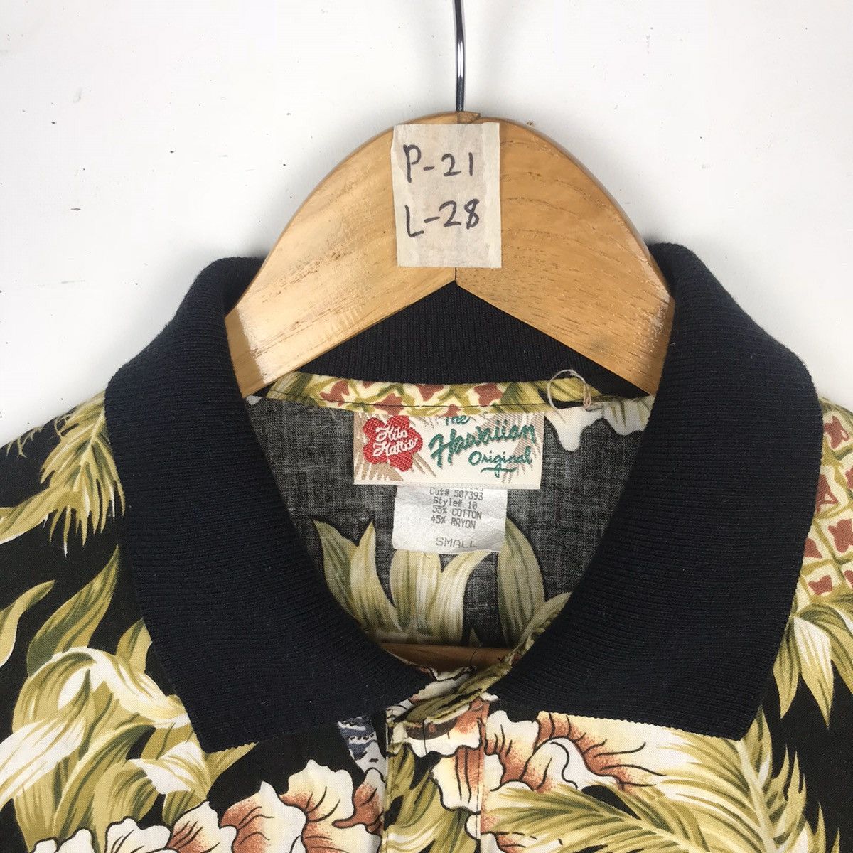 Vintage Vintage Hawaiian Style Pineapple Motive Rayon Size US L / EU 52-54 / 3 - 5 Thumbnail