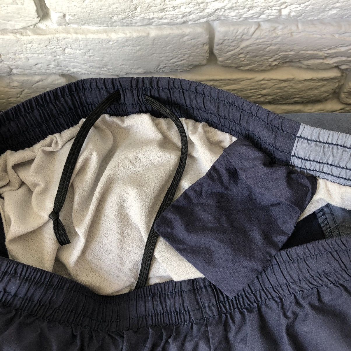 Nike × Vintage Nike vintage nylon shorts Size US 34 / EU 50 - 4 Thumbnail