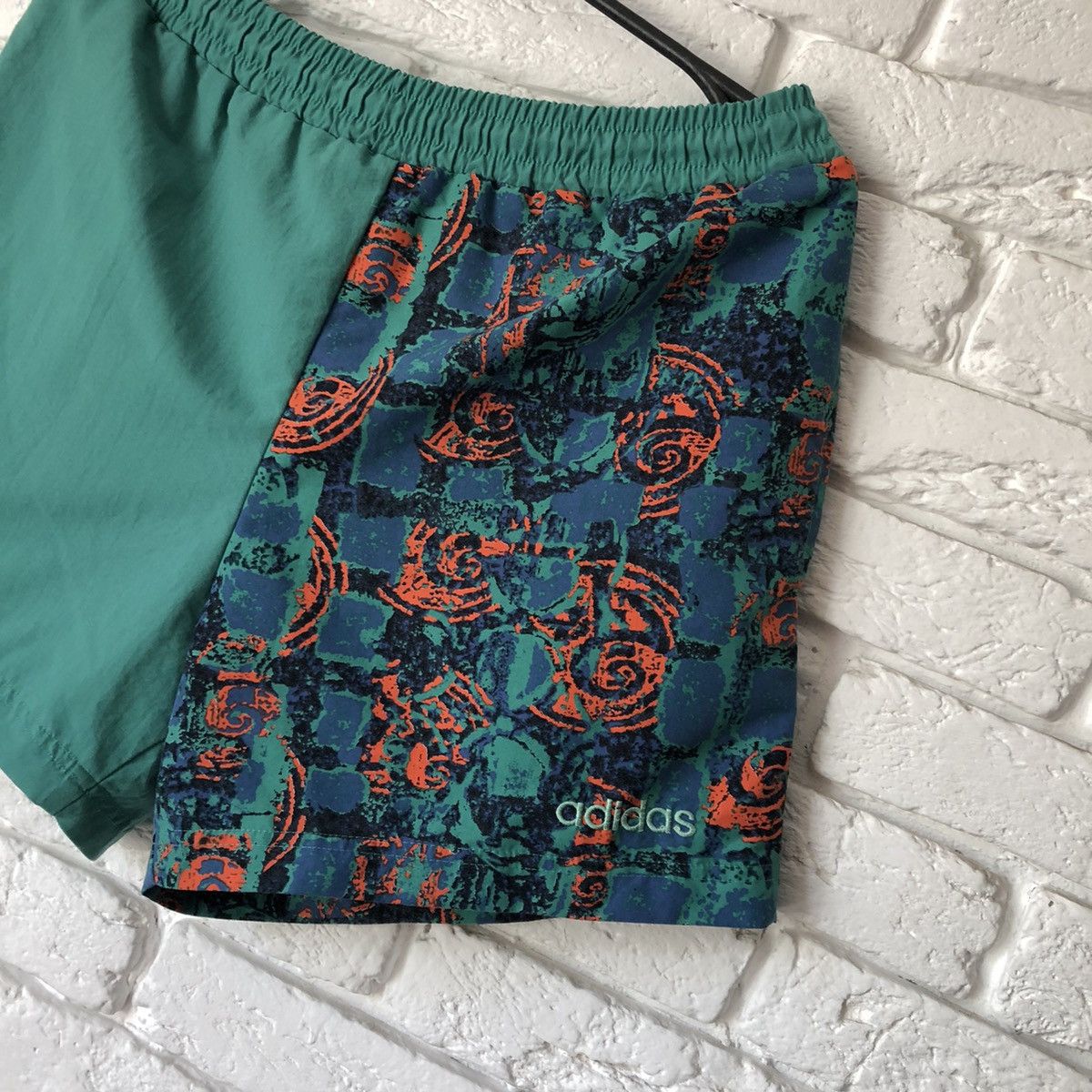 Adidas Adidas vintage shorts Size US 32 / EU 48 - 2 Thumbnail