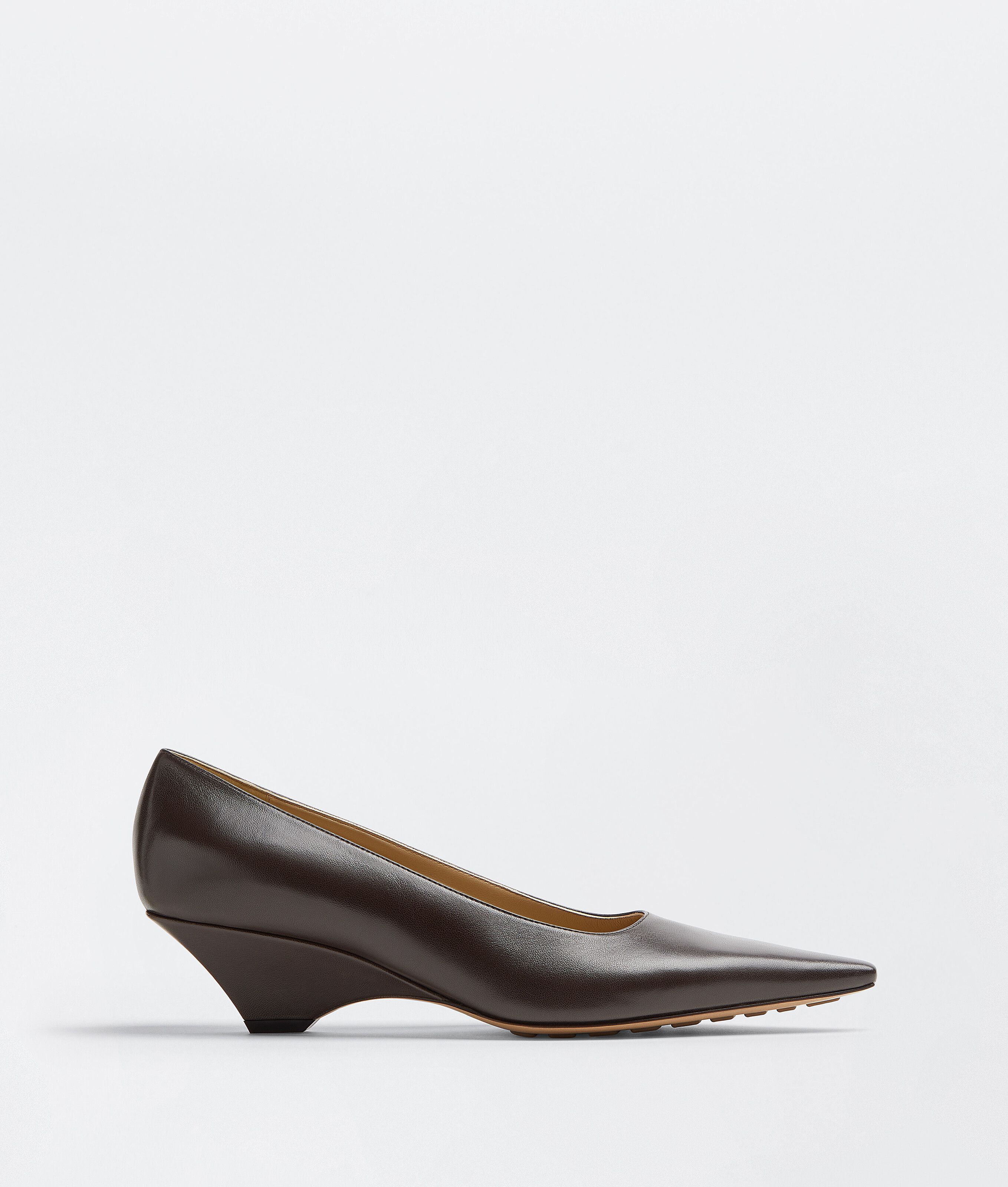 o1s1rm0423 Women's Point Flat shoe in Chocolate